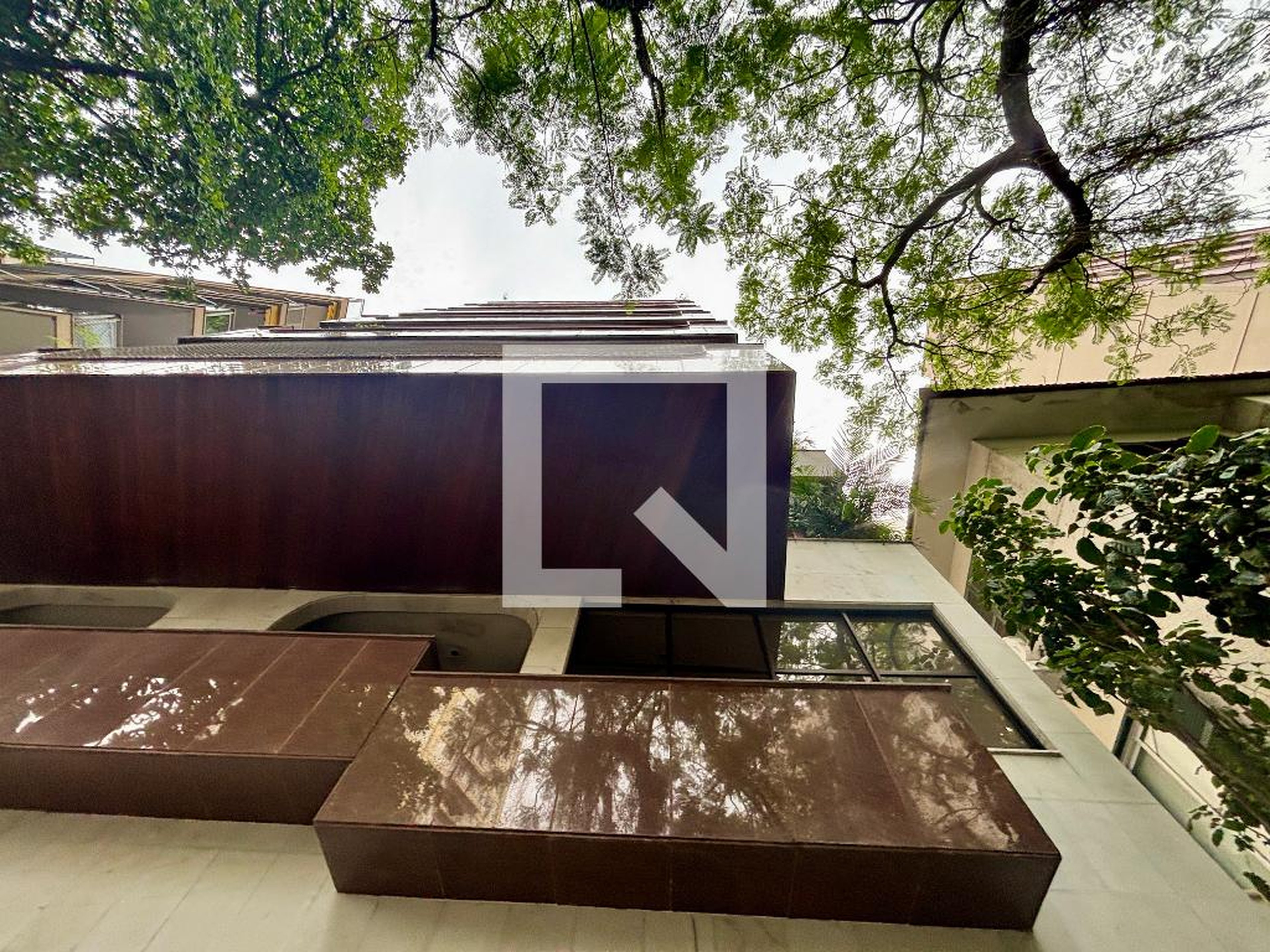 Fachada Condomínio em Rua Desembargador Burle, 42