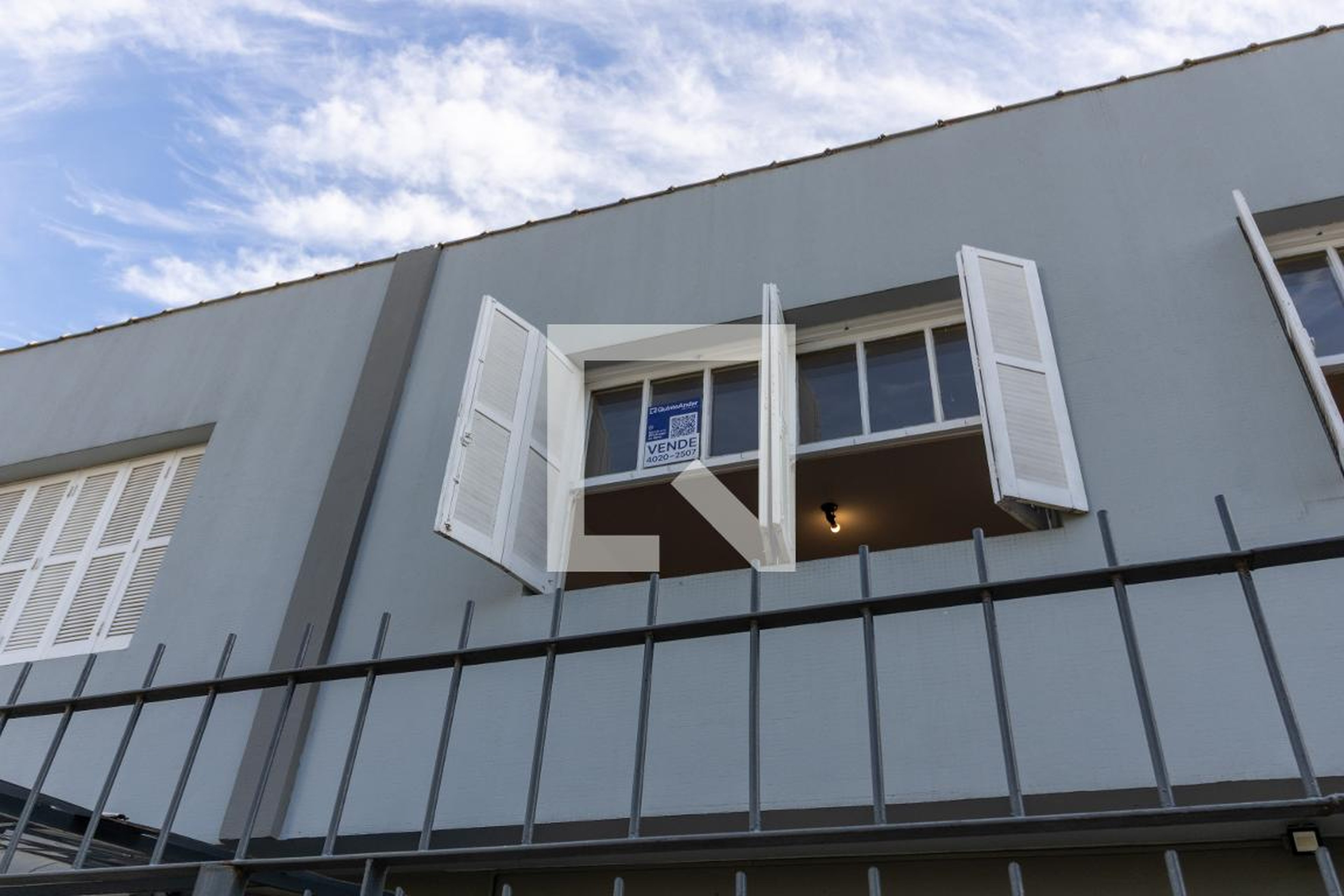 Fachada Condomínio em Rua Barbedo, 405