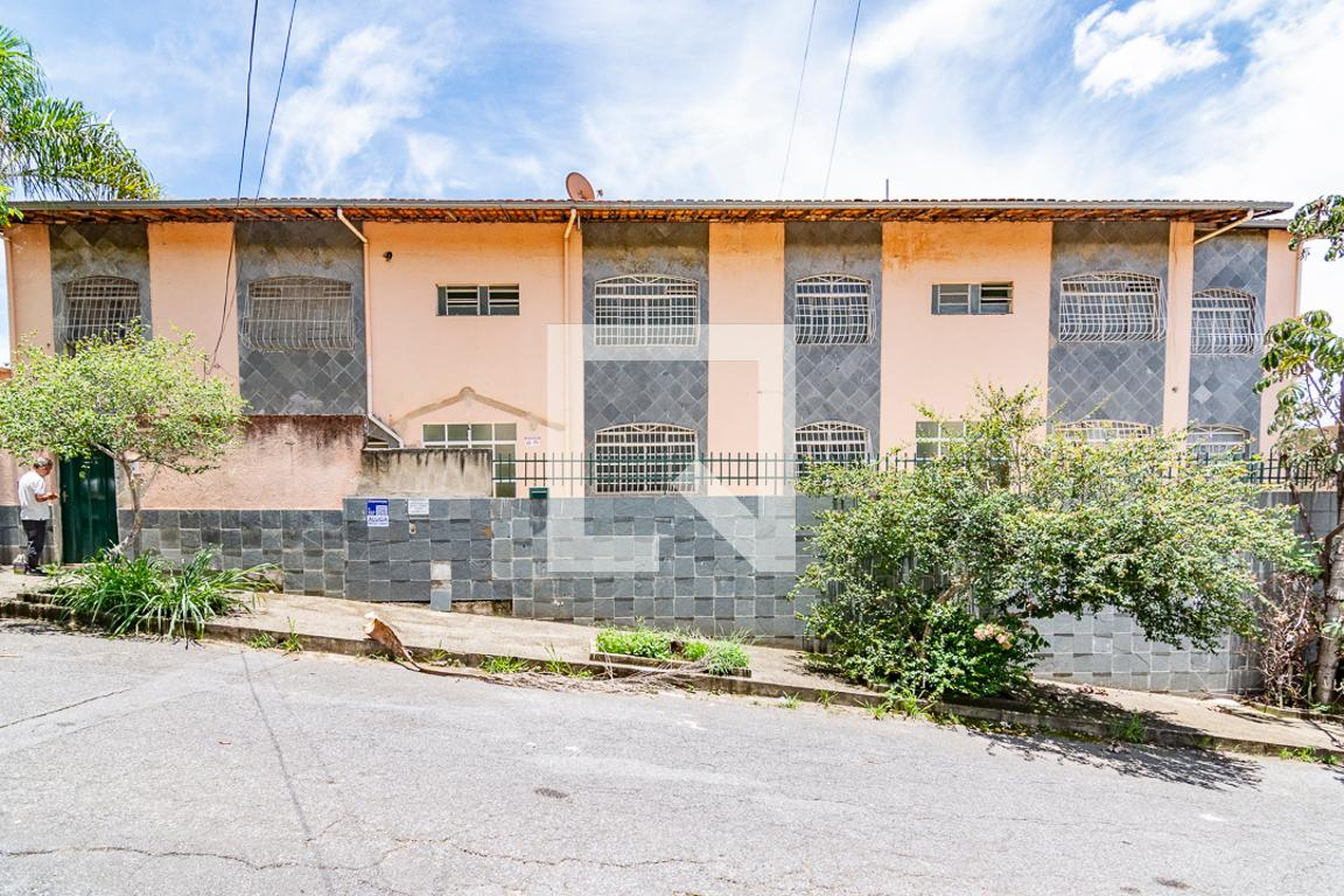 Fachada Condomínio em Rua Expedicionário Misael de Freitas, 120