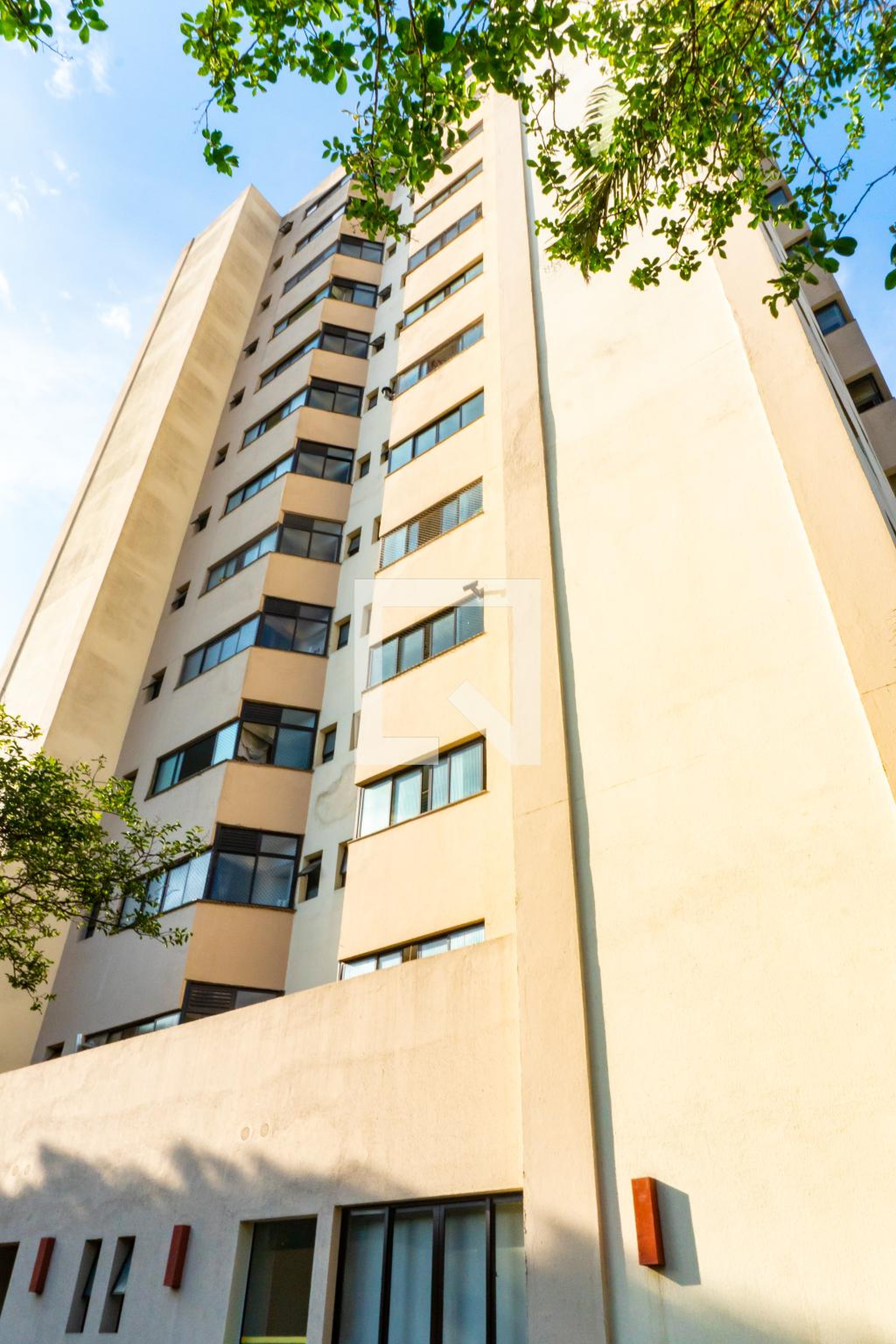 Fachada do Prédio Condomínio Velazques