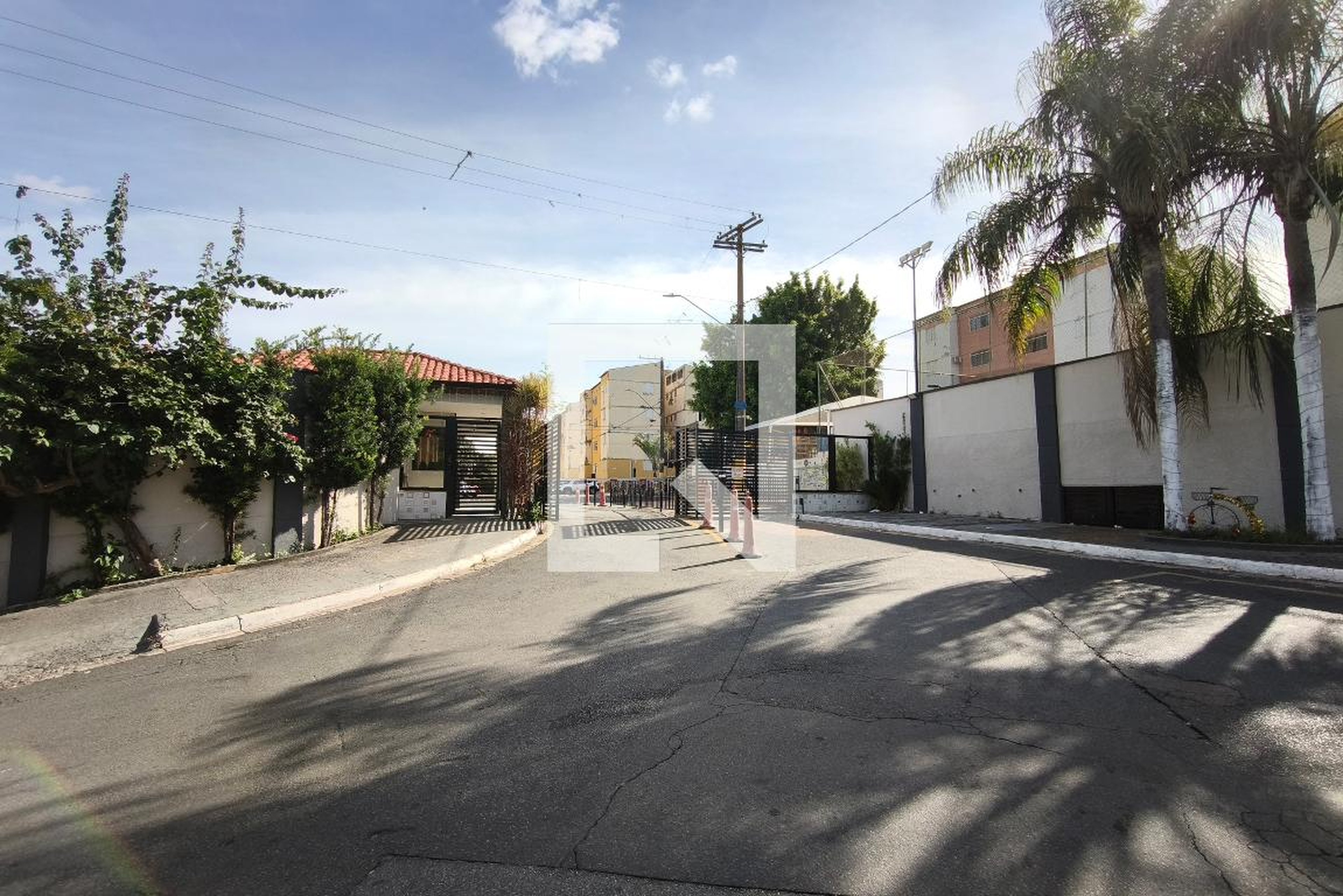 Fachada do Condomínio Condomínio Primavera II