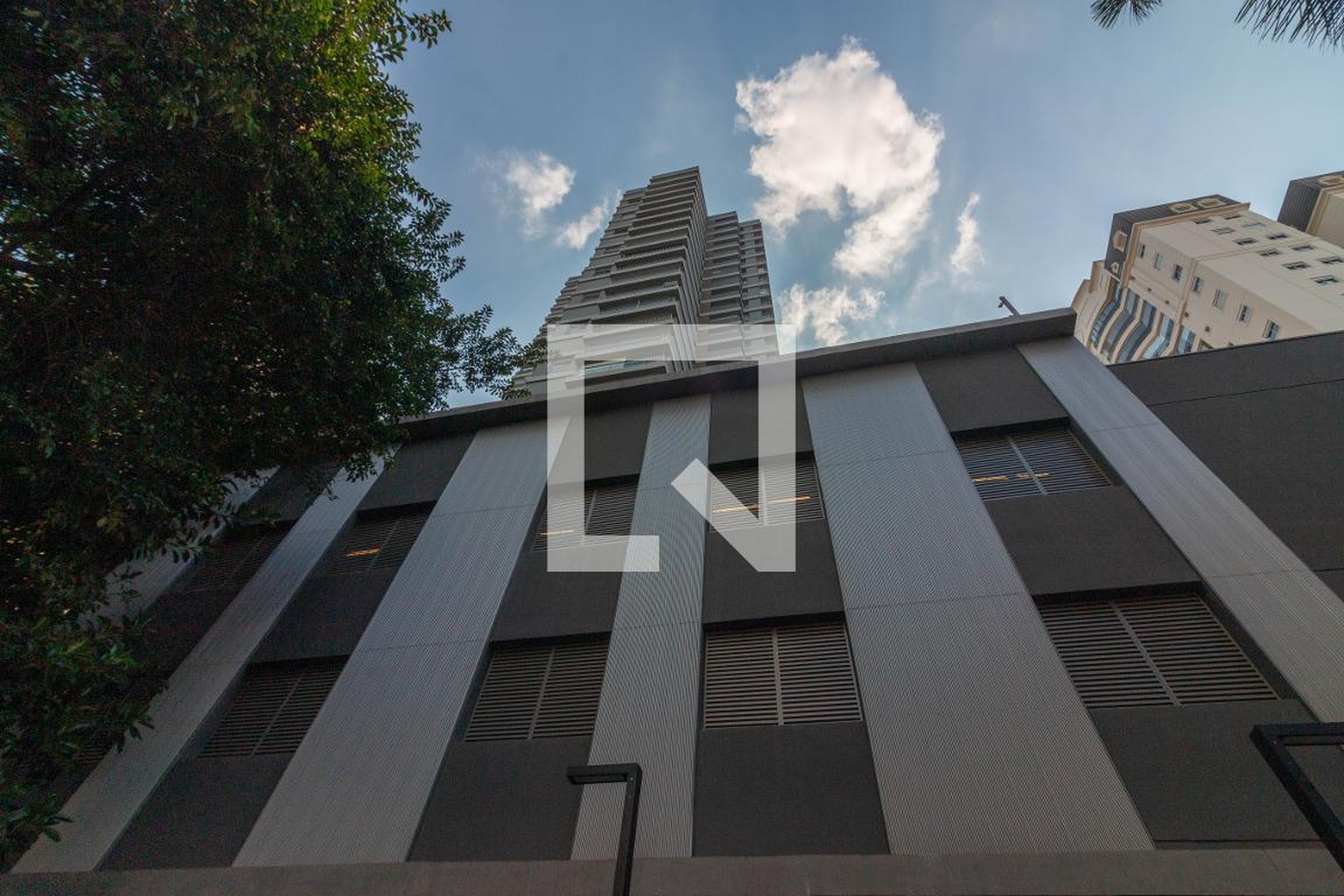 Fachada do Prédio Condomínio ON Jurupis