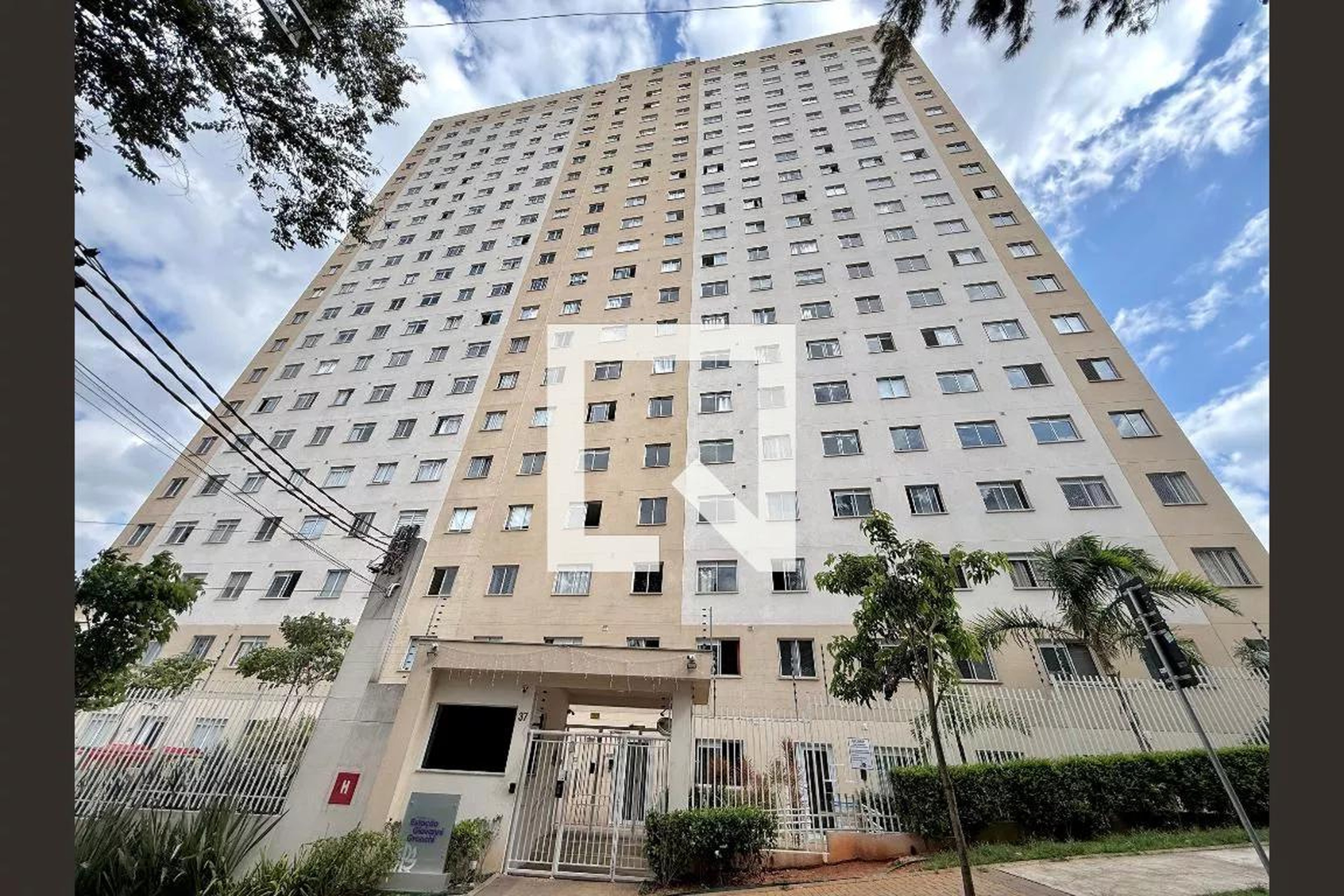 Fachada Condomínio Plano & Estação Giovanni Gronchi