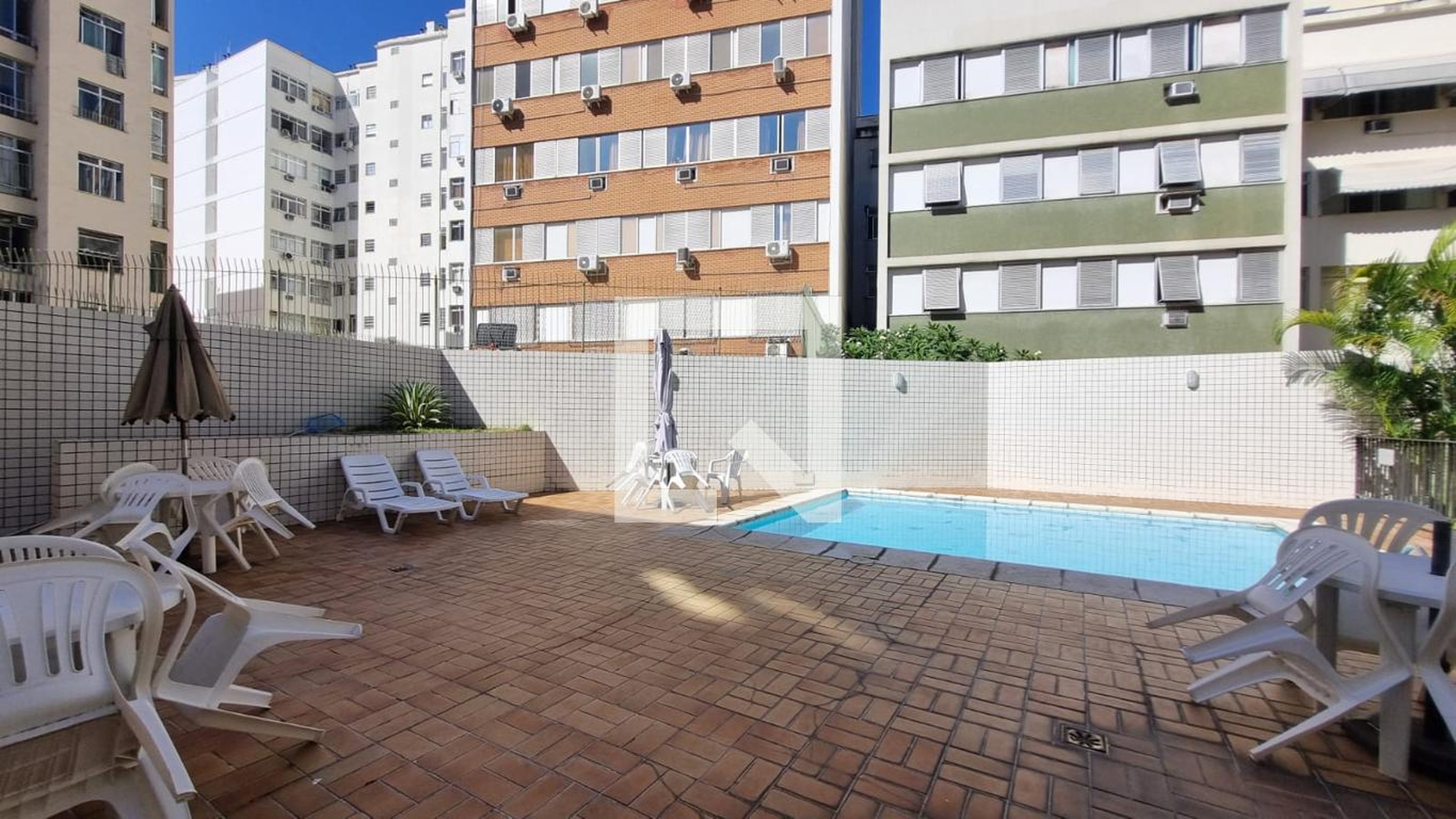 Piscina - Edifício Uamotar