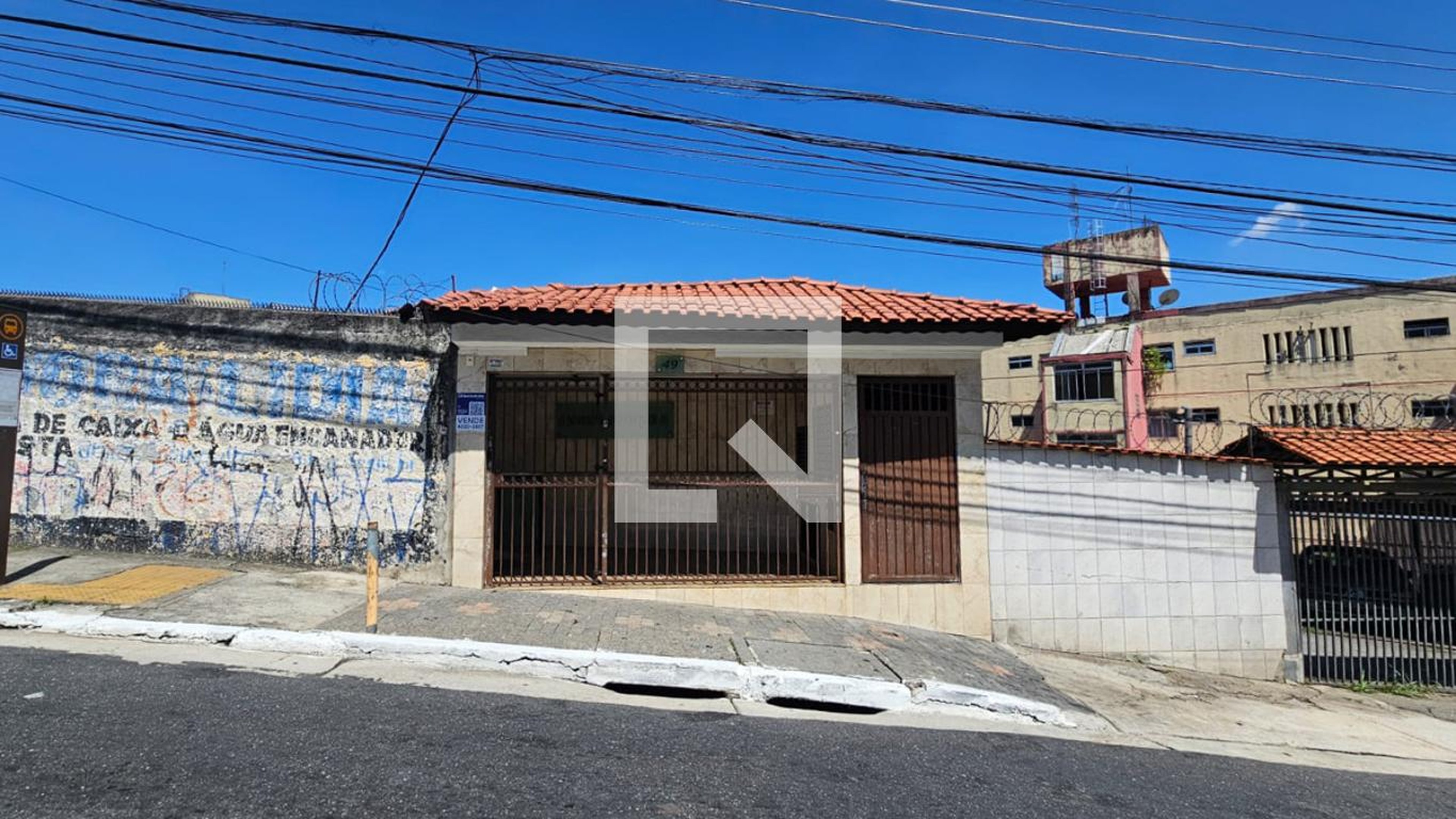 Fachada Condomínio em Rua Padre Gabriel de Campos, 49