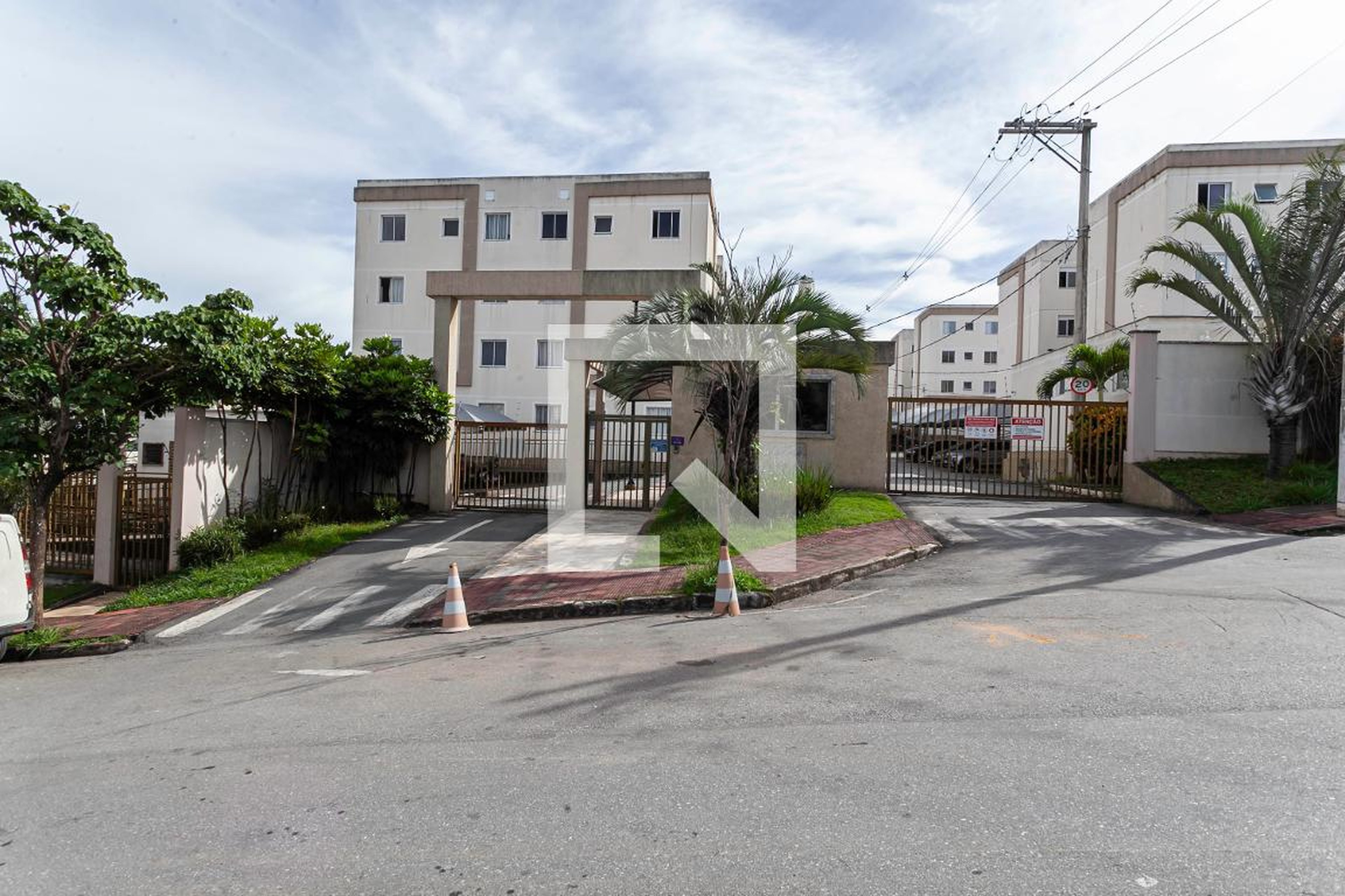 Fachada do condomínio Condomínio em Rua Felipe Moura, 570