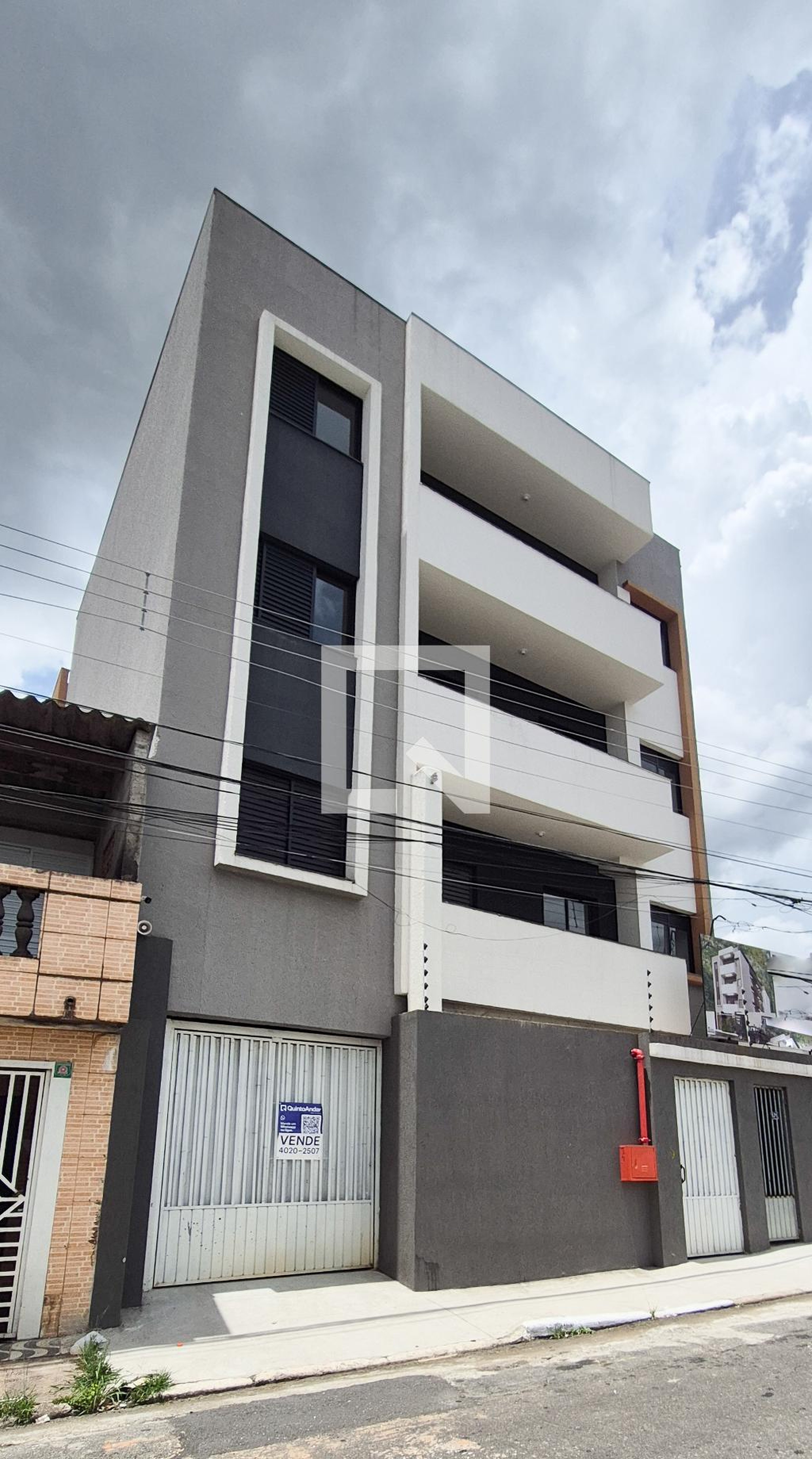 Fachada Condomínio em Rua Taiuvinha, 576