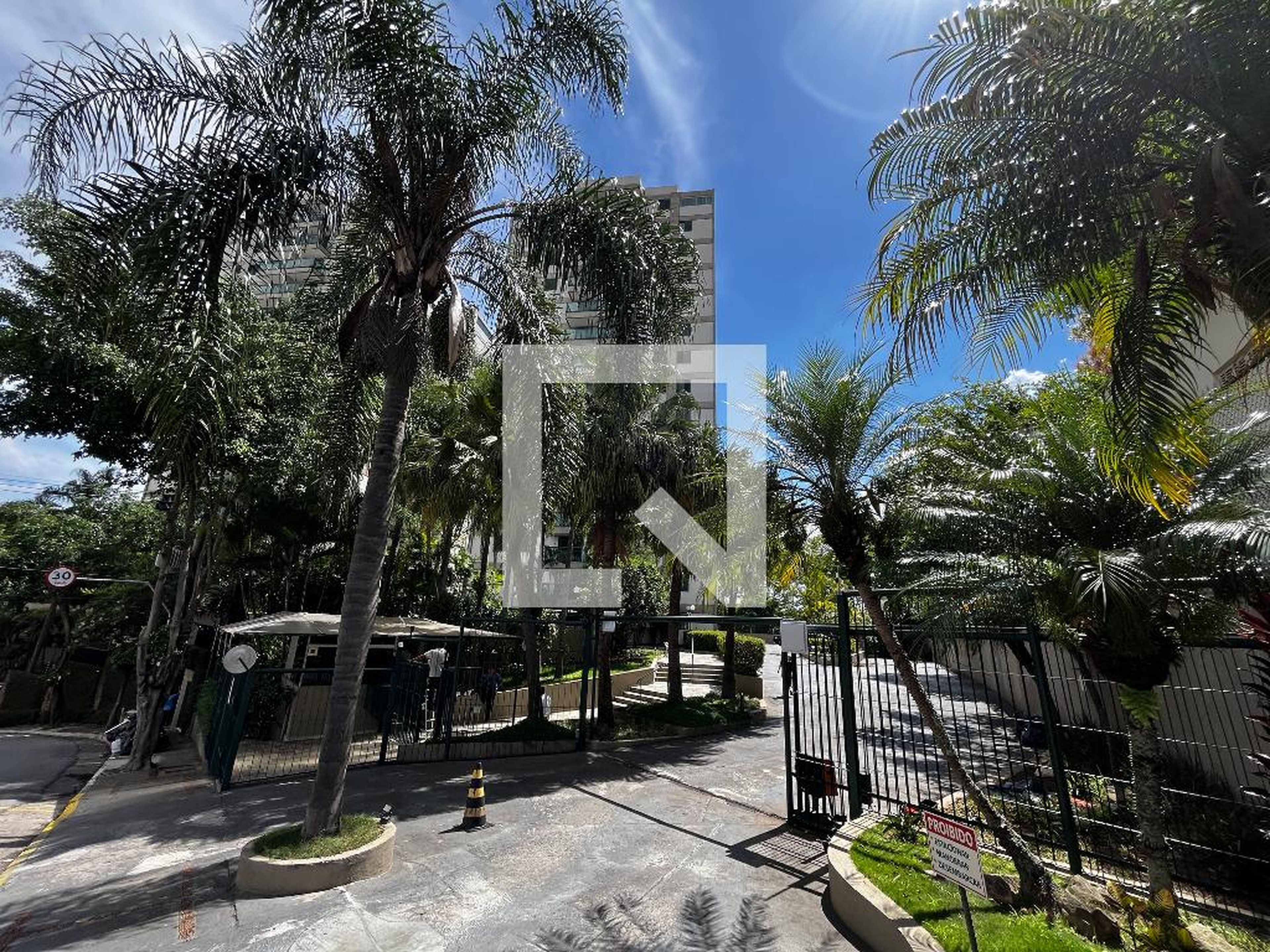 Fachada Condomínio Santanas Contemporary Free Home