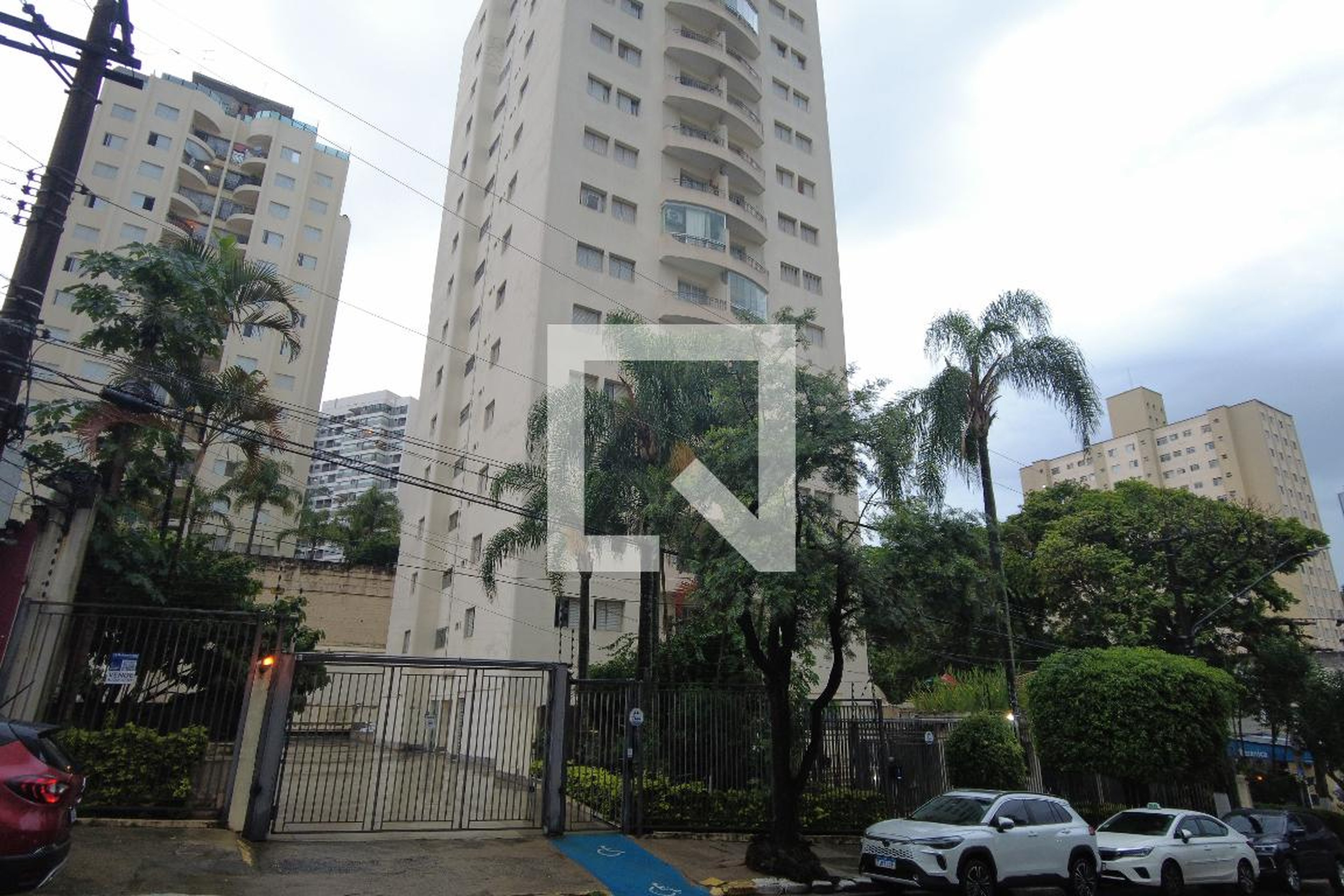 Fachada Condomínio em Rua Jovina Klein Reimberg, 03