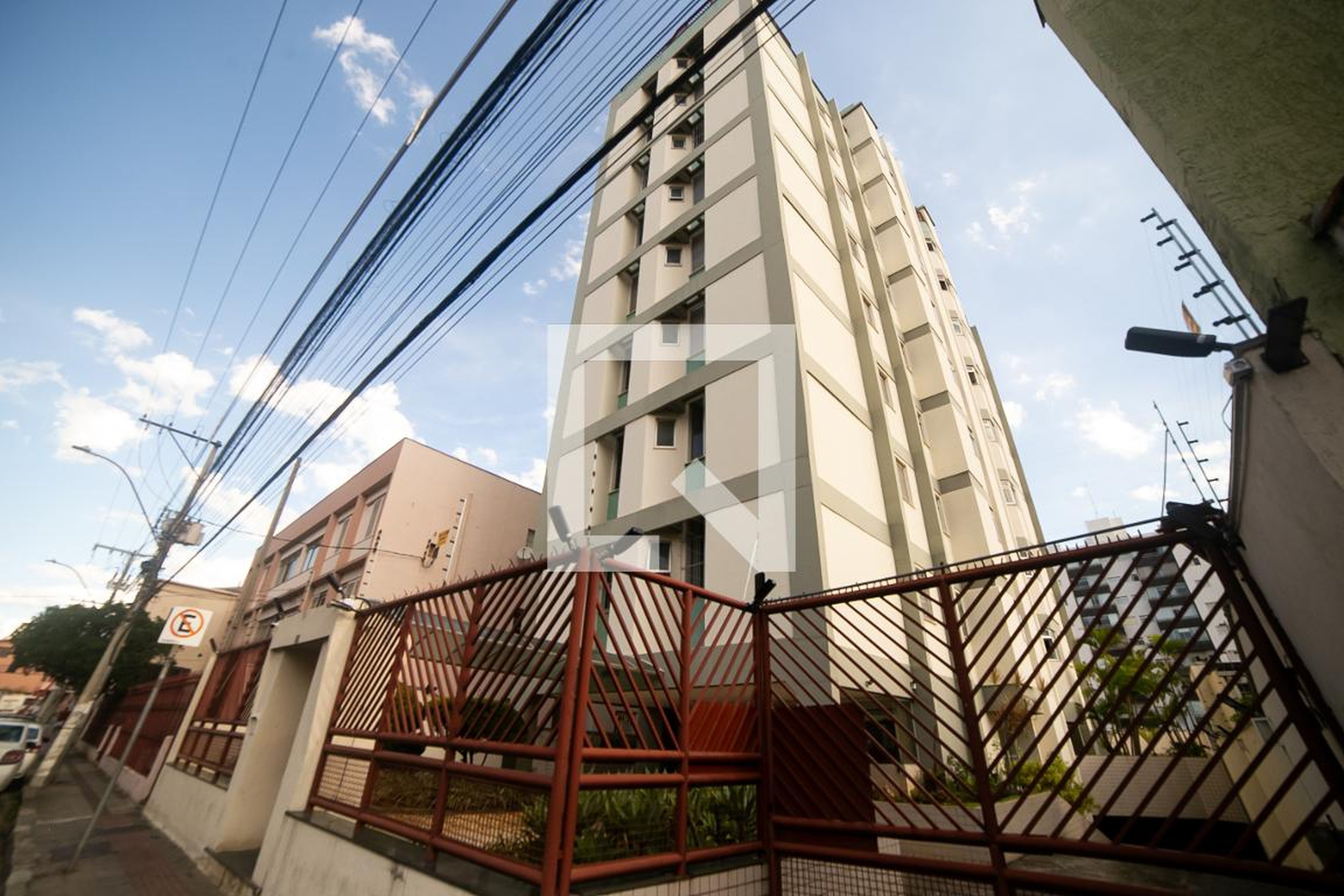 Fachada do Prédio Condomínio em Rua Pouso Alegre, 650