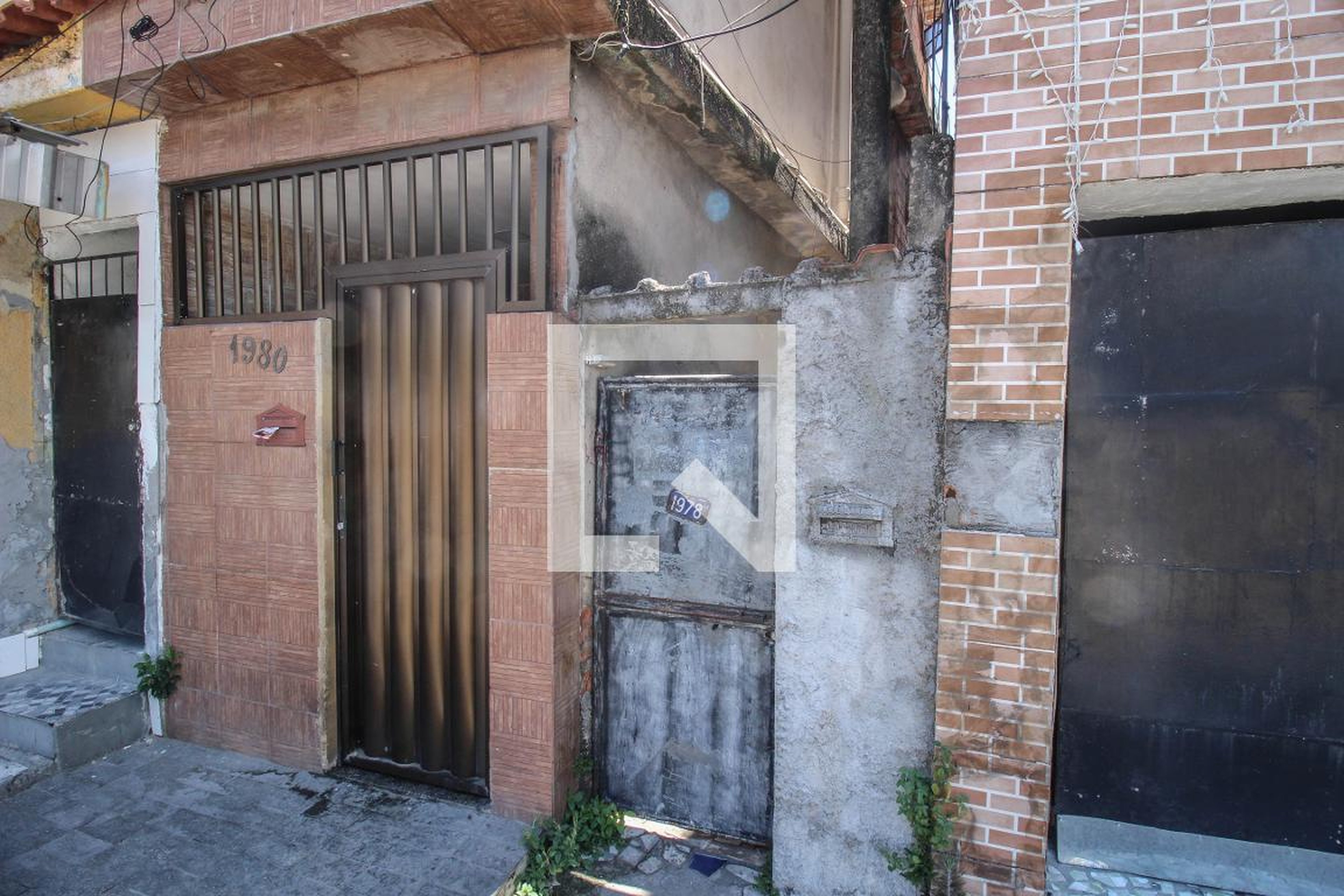 Fachada Condomínio em Rua Roldão Gonçalves, 1978