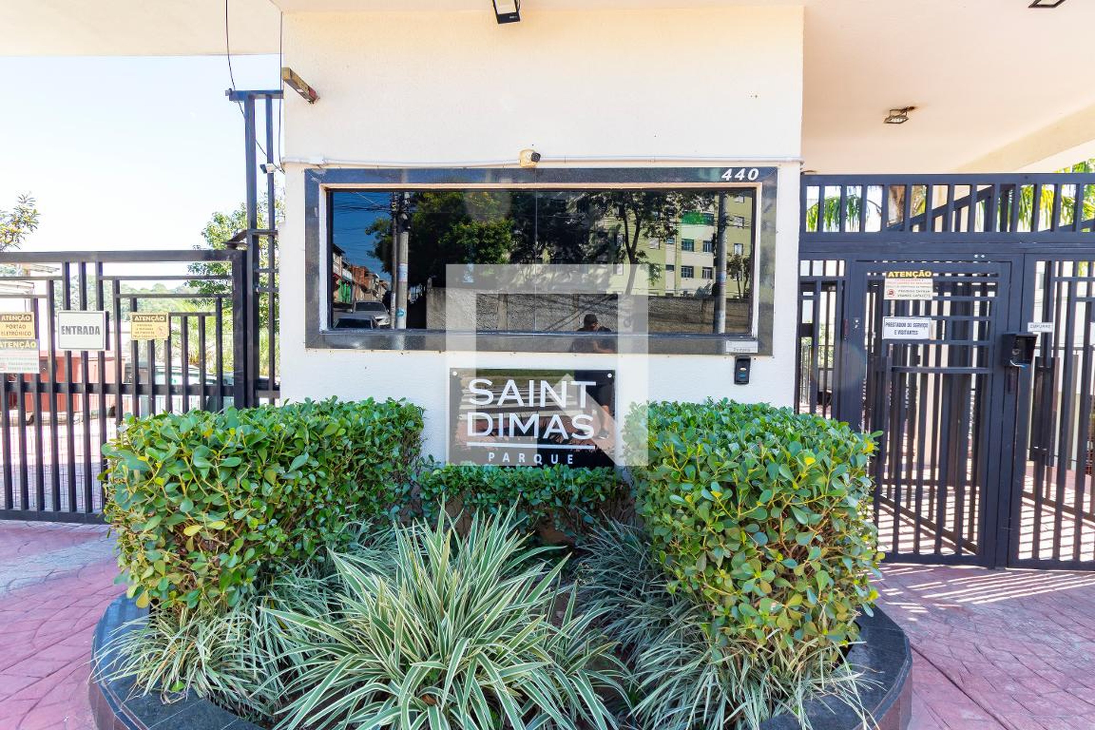 Fachada do condomínio Condomínio Saint Dimas