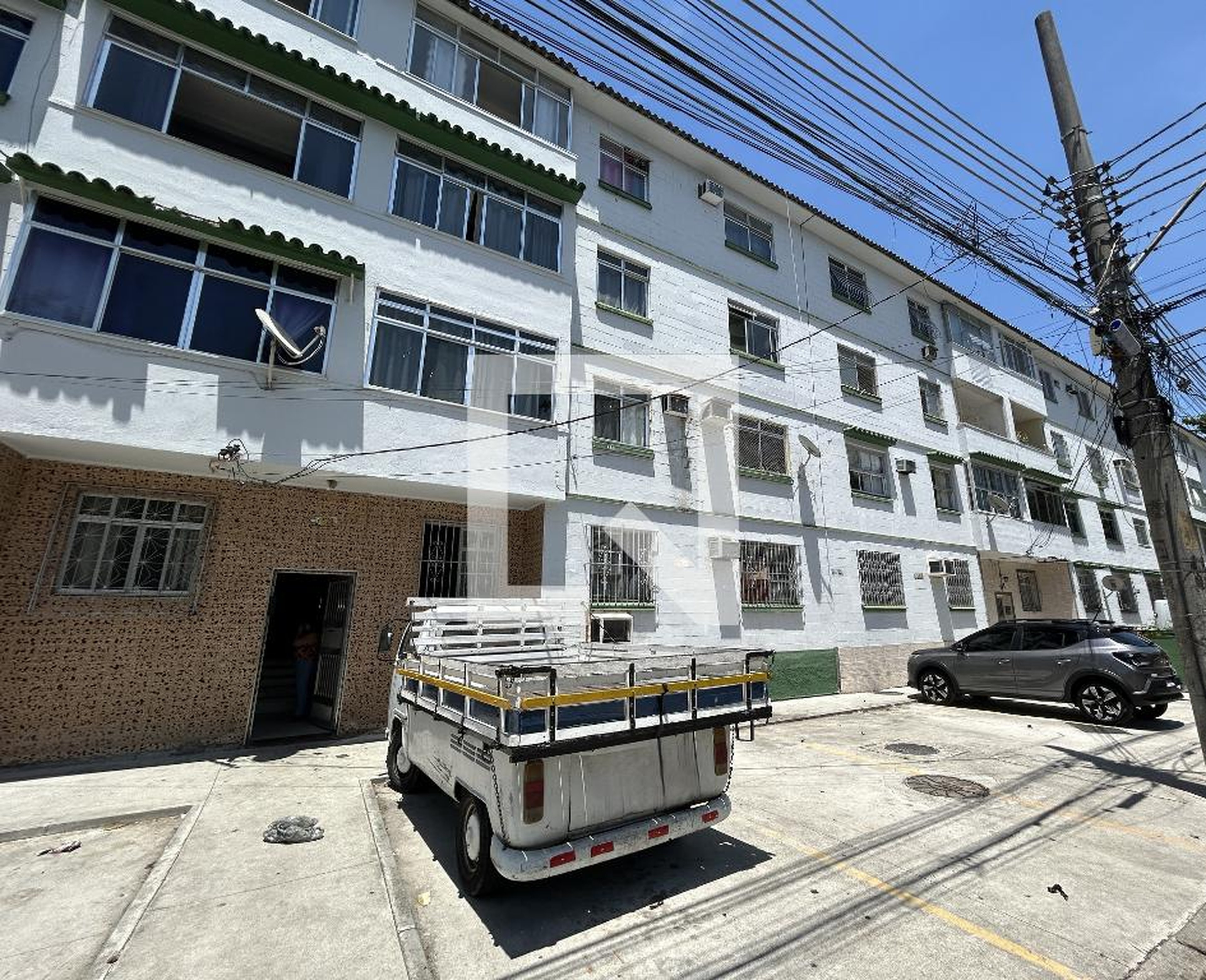 Fachada Condomínio em Rua Carlos Arlíndo, 95