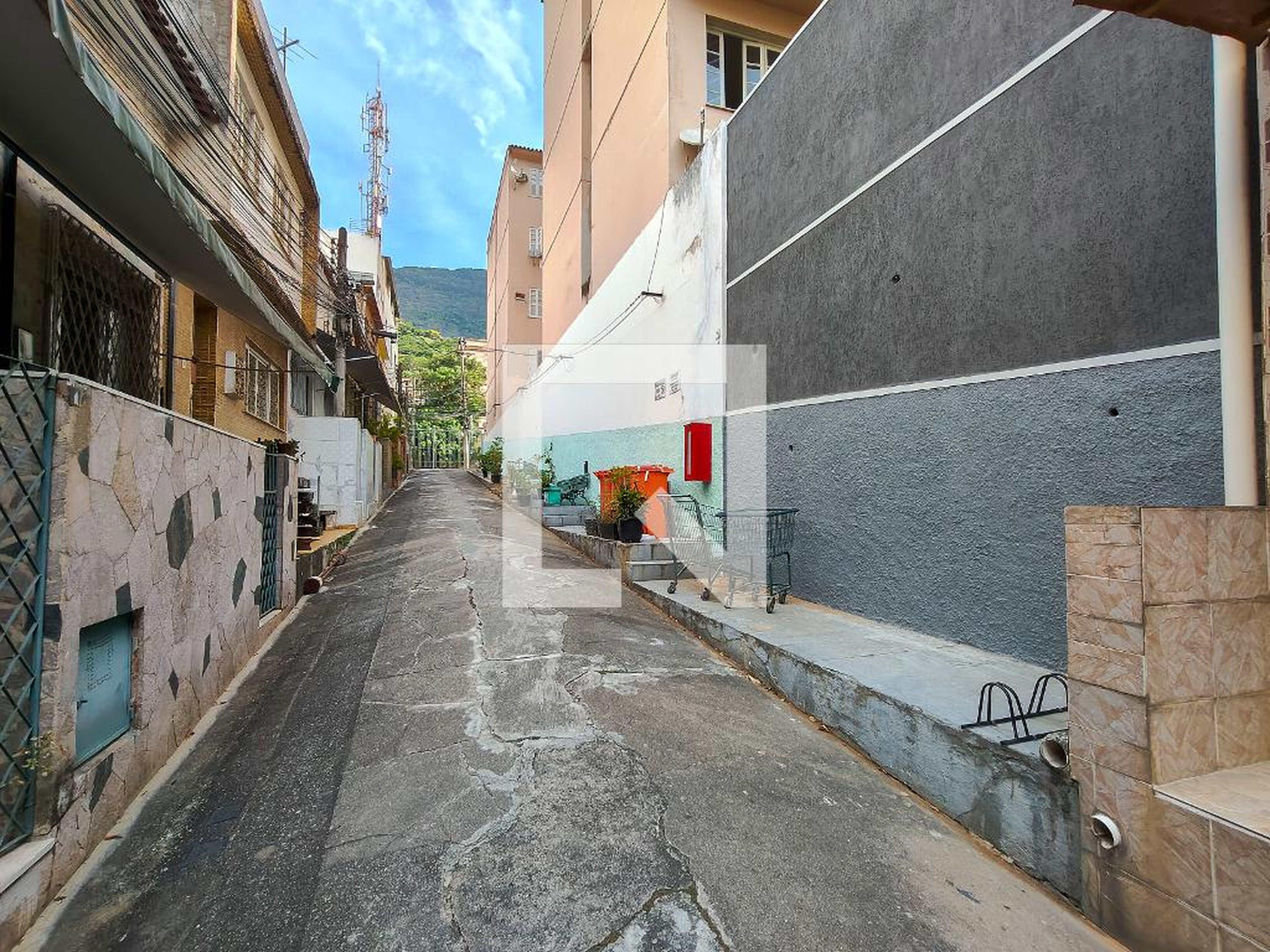 Fachada Condomínio em Rua Conde de Bonfim, 1088