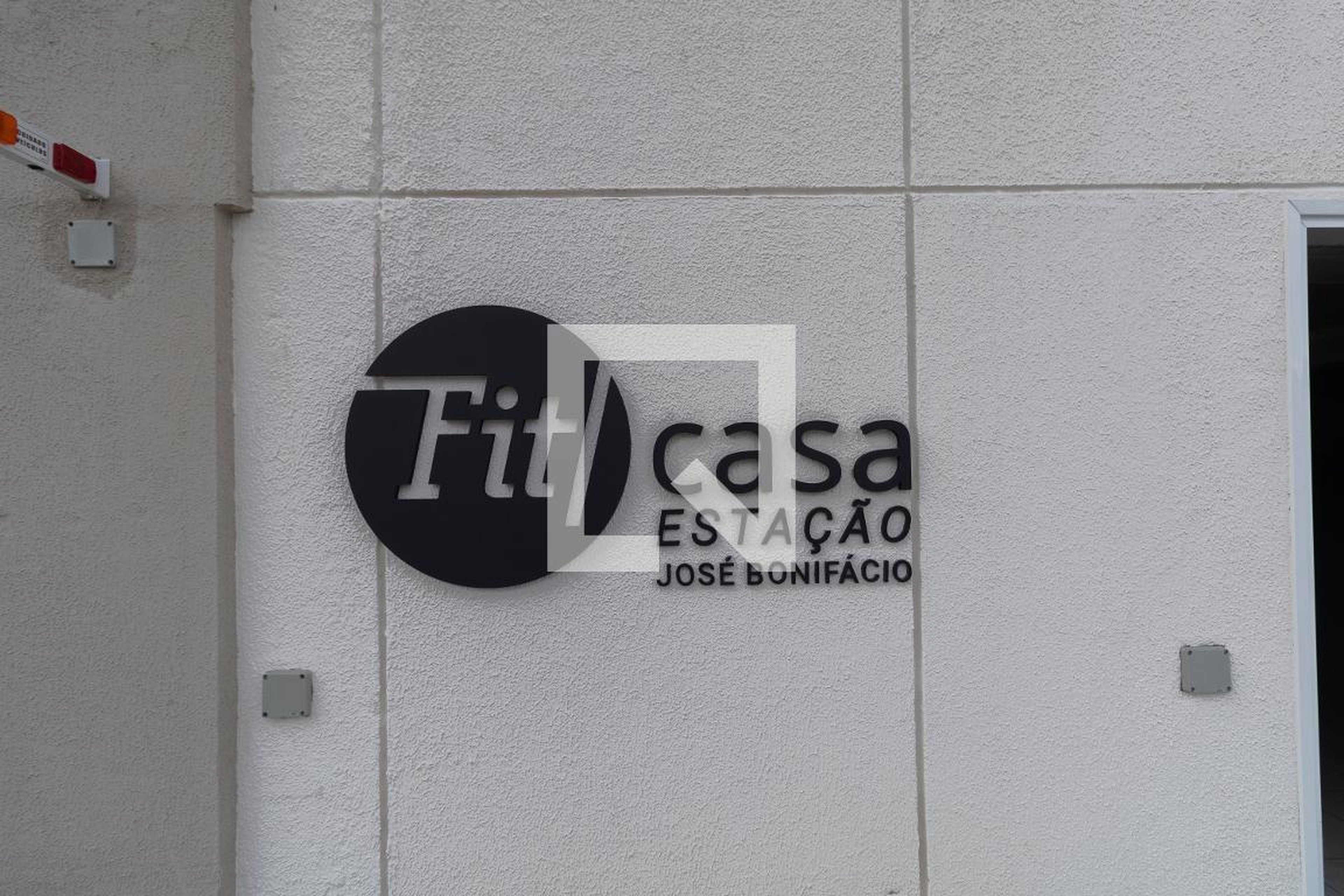 Fachada Condomínio Fit Casa Estação José Bonifácio
