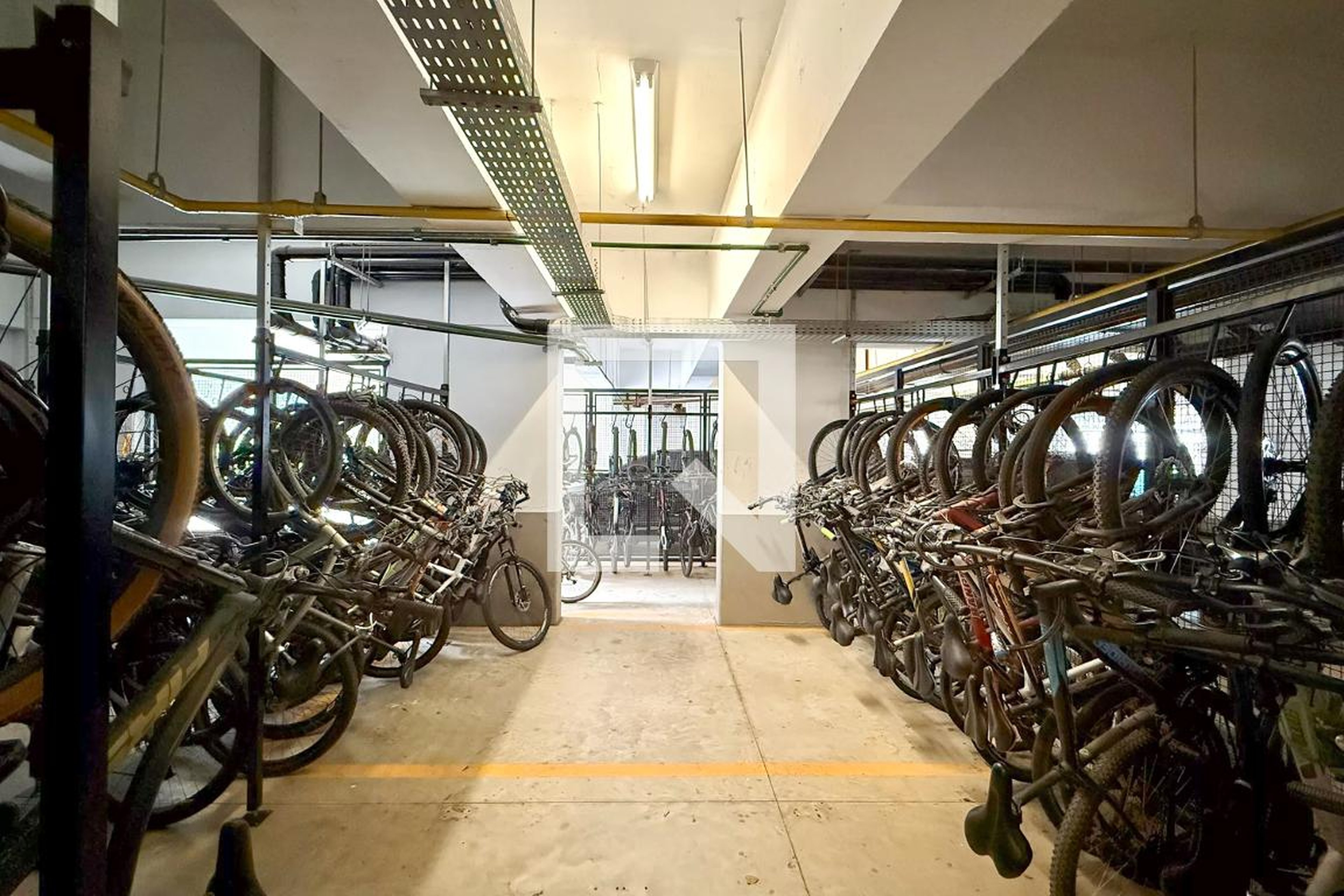 Bicicletário - de Edifício Residencial Laguna 430 - (São Paulo)