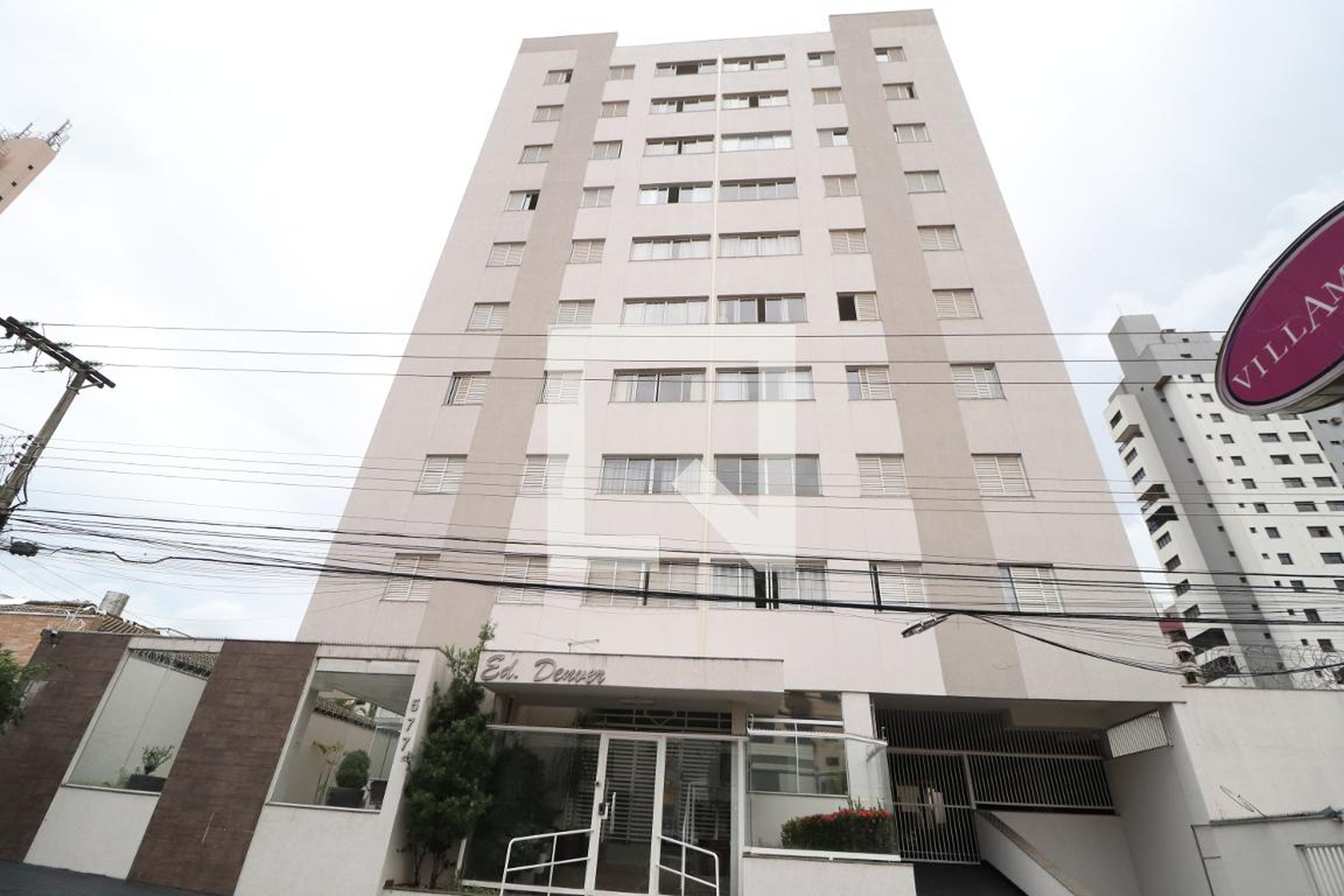 Fachada Condomínio em Rua Bernardo Guimarães, 577