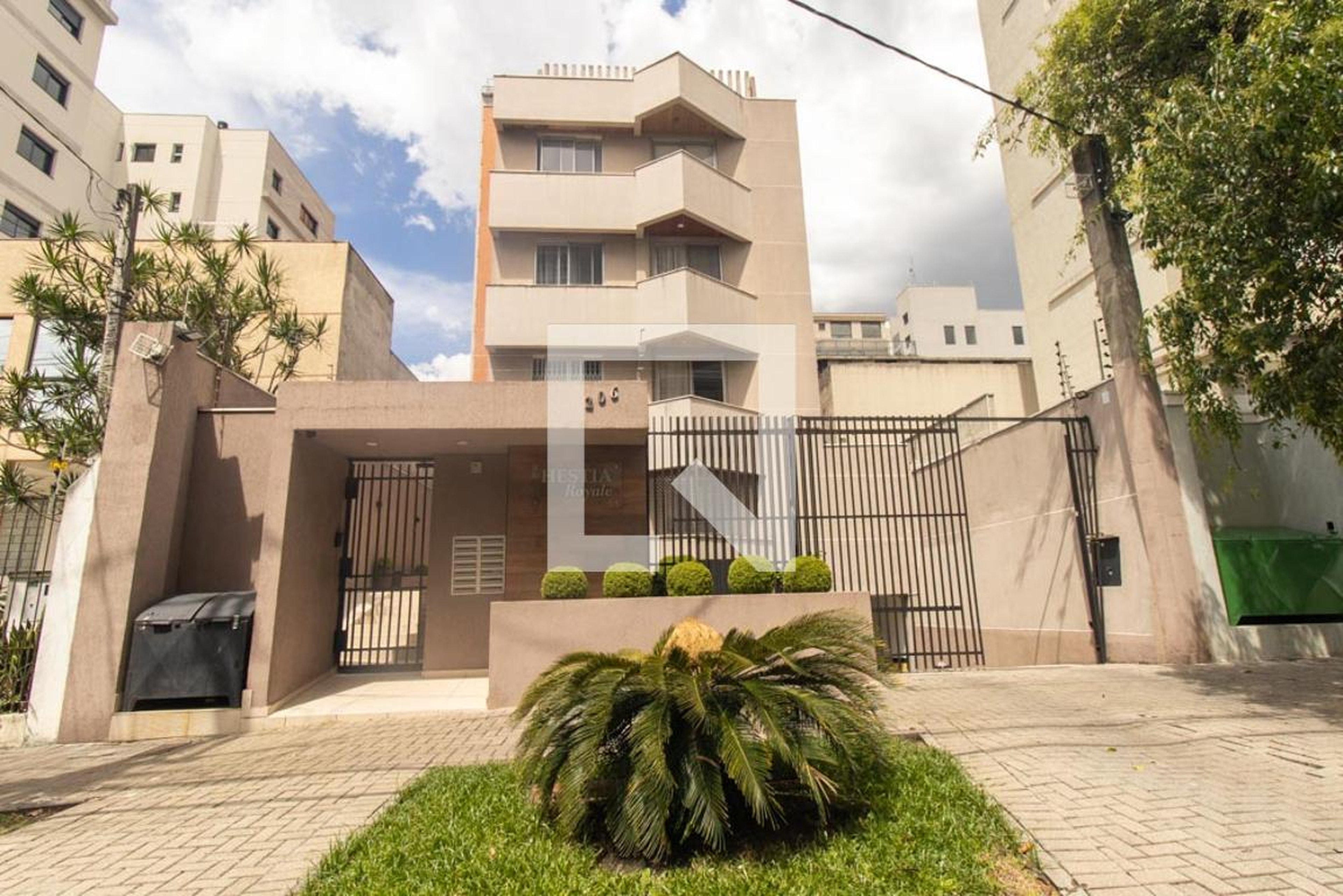 Fachada do Condomínio Condomínio em Rua Bento Viana, 206