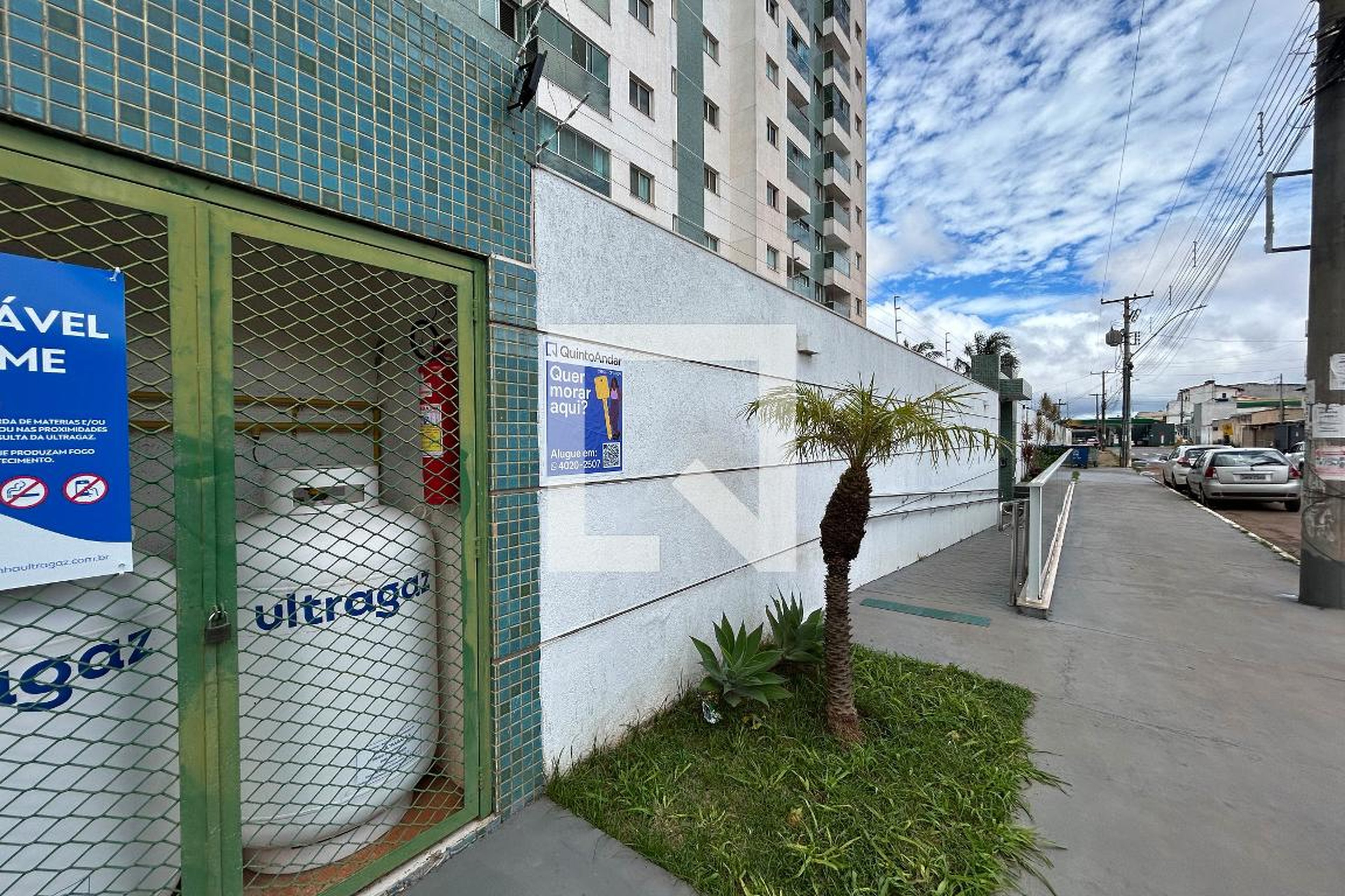 Fachada Condomínio em QSE 11, 19