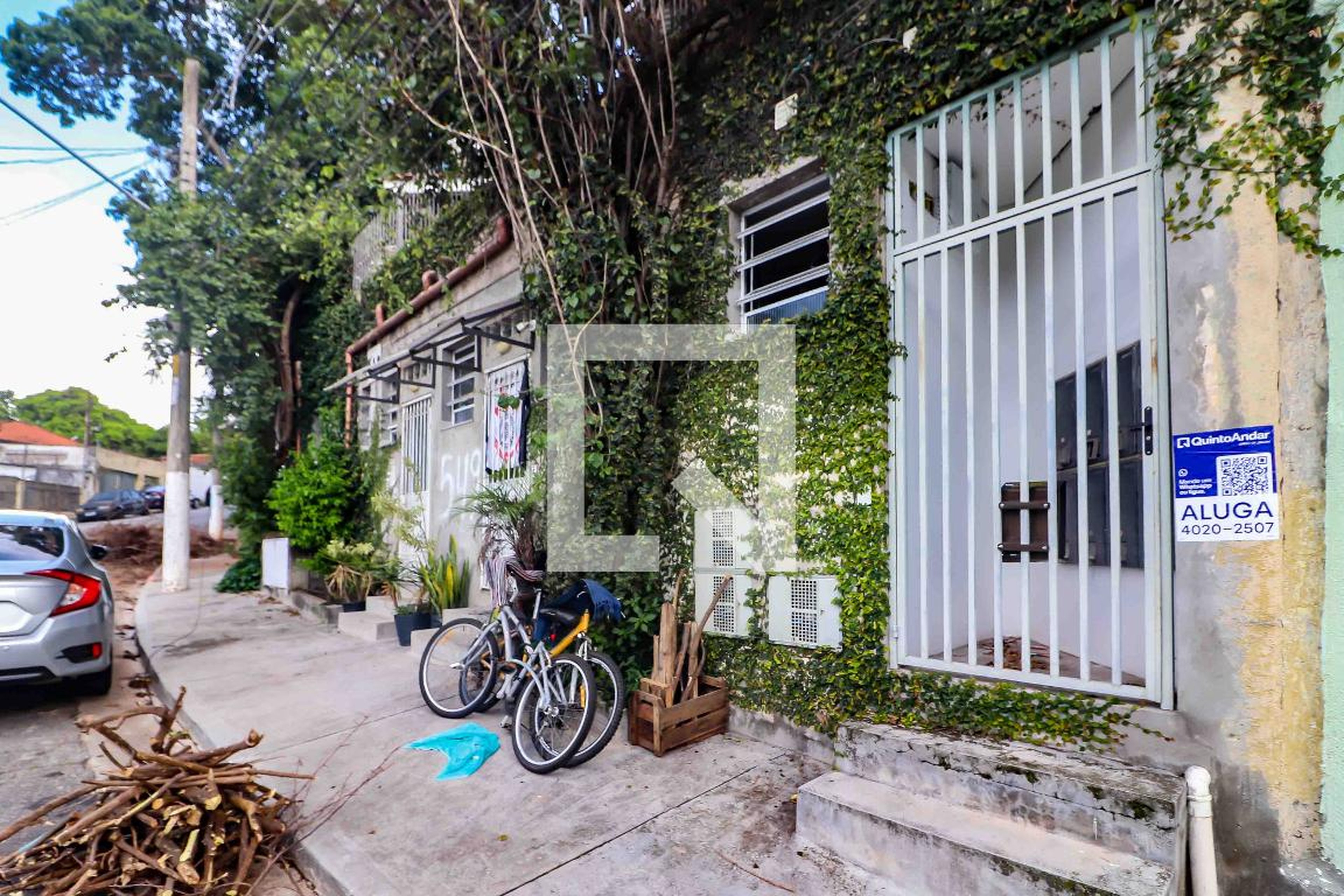 Fachada Condomínio em Rua Padre Justino, 549