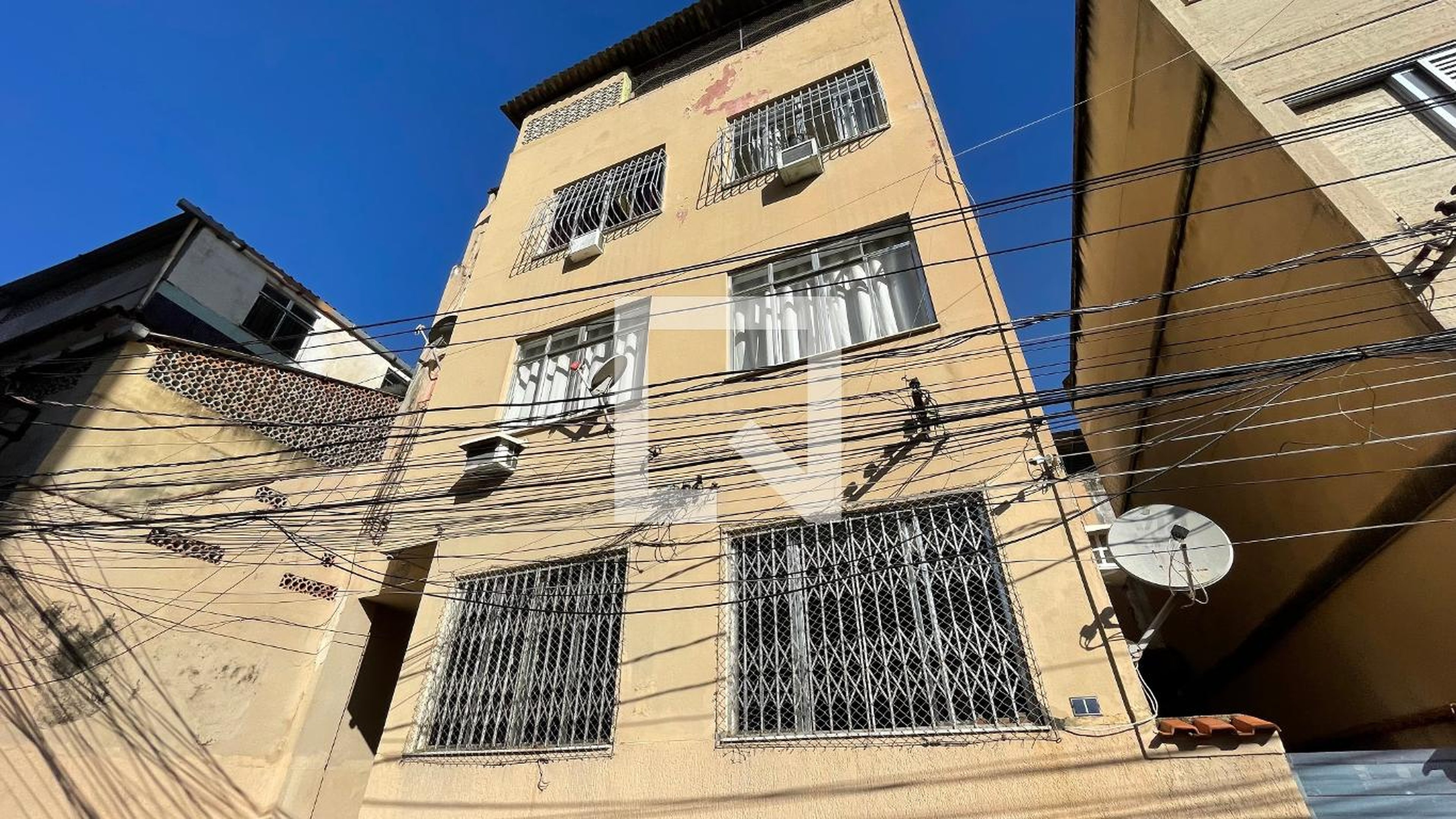 Fachada Condomínio em Rua General Roca, 75