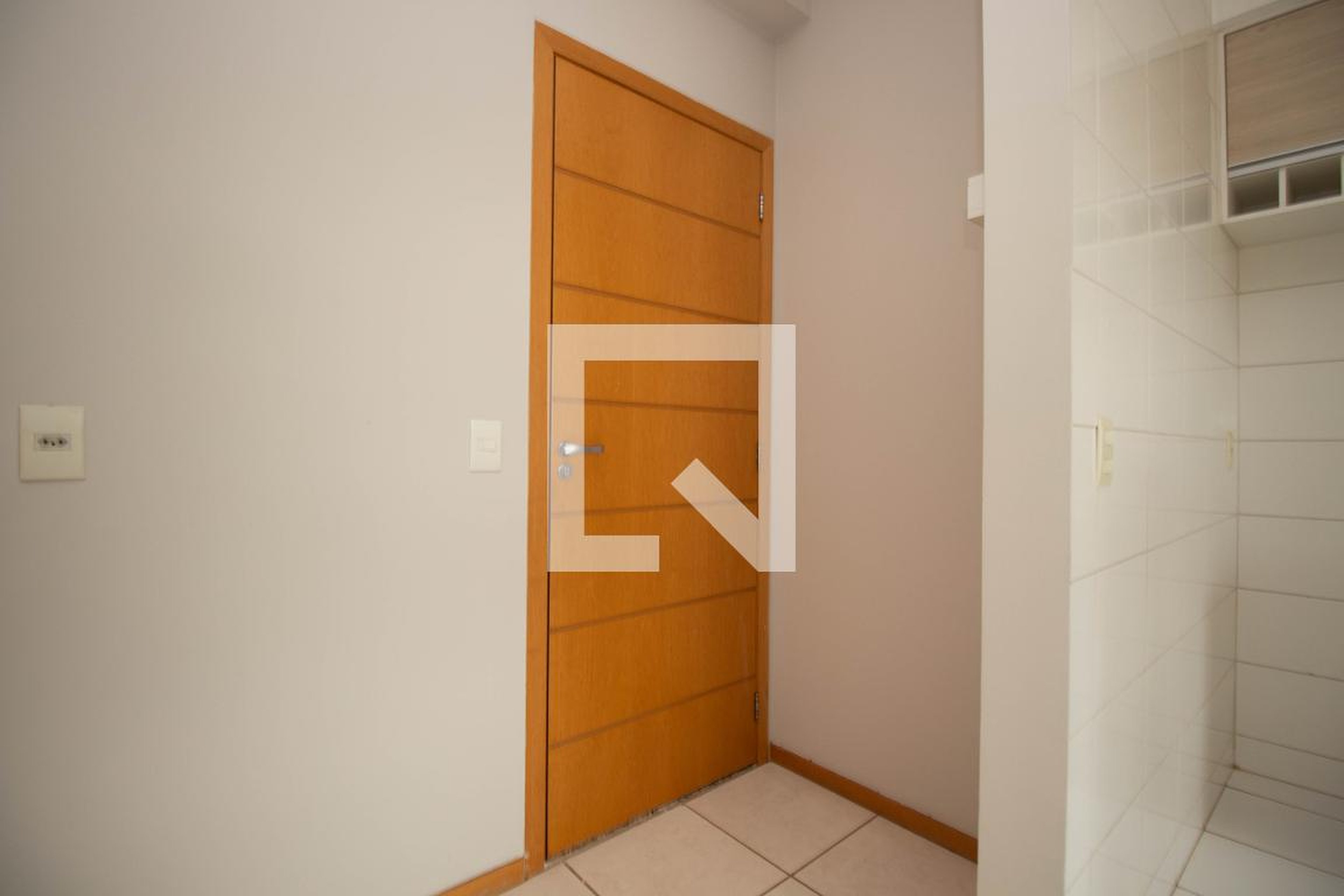Hall - null