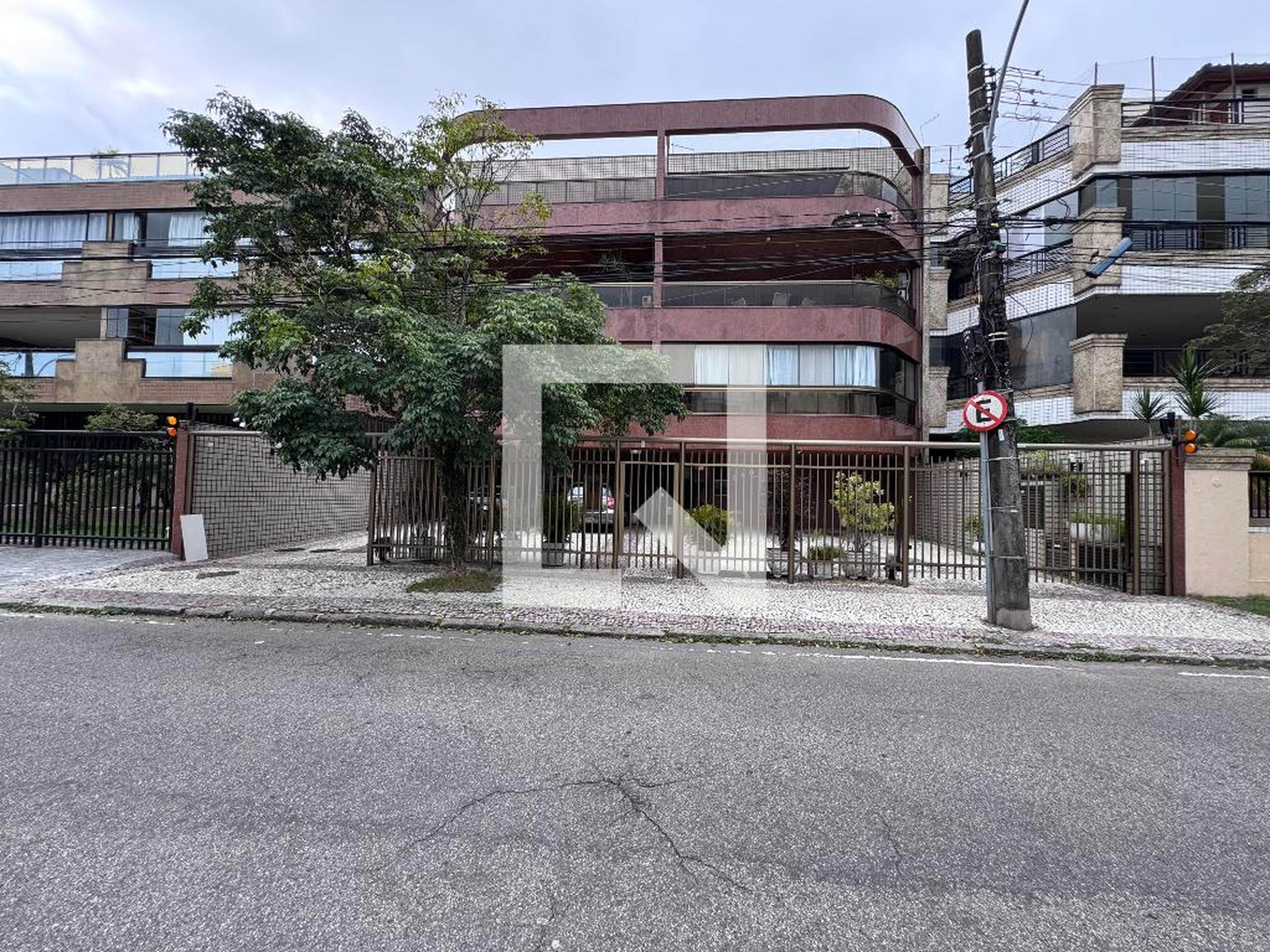 Fachada Condomínio Rana Nadruci