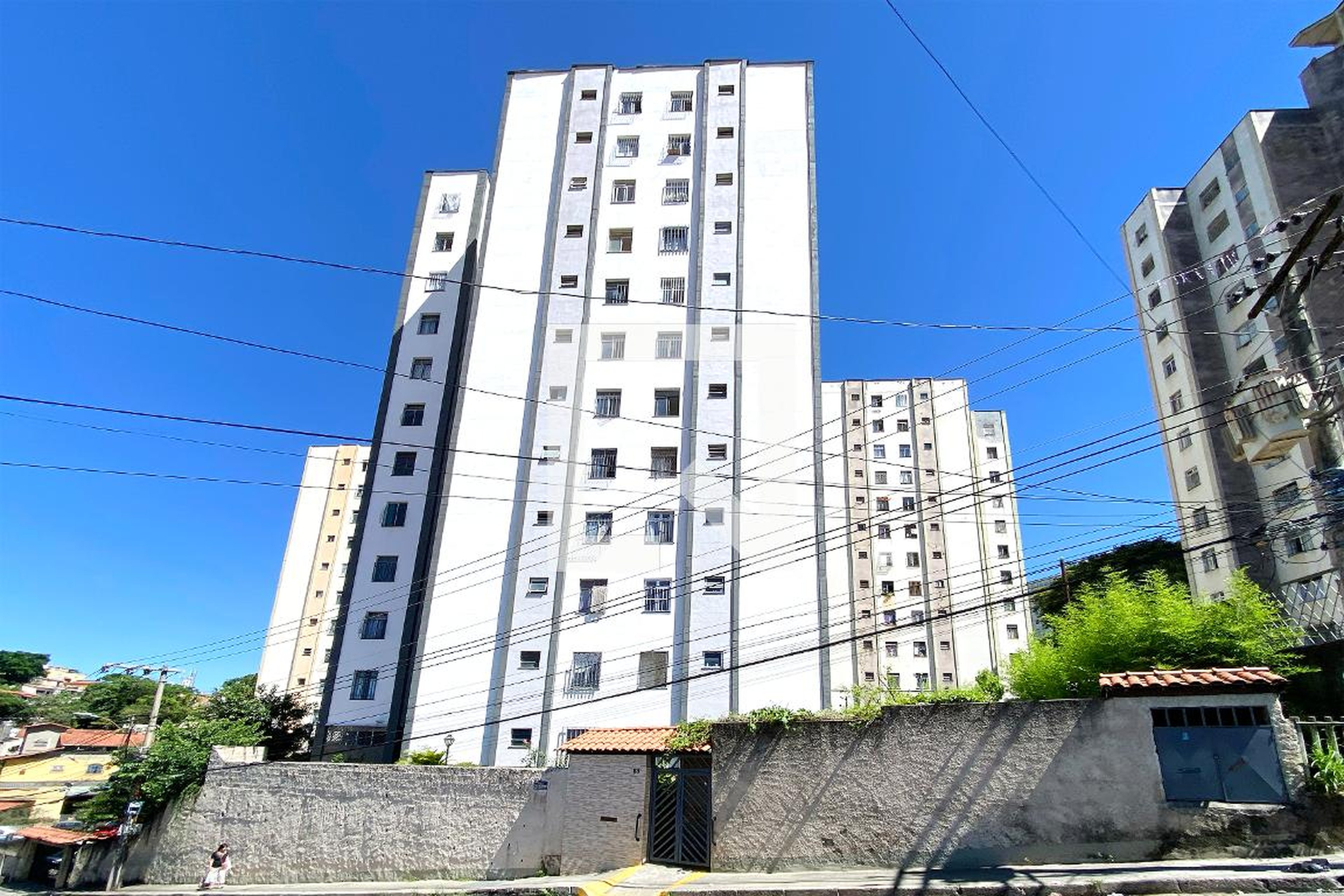 Fachada Condomínio em Rua Conde de Sarzedas, 88