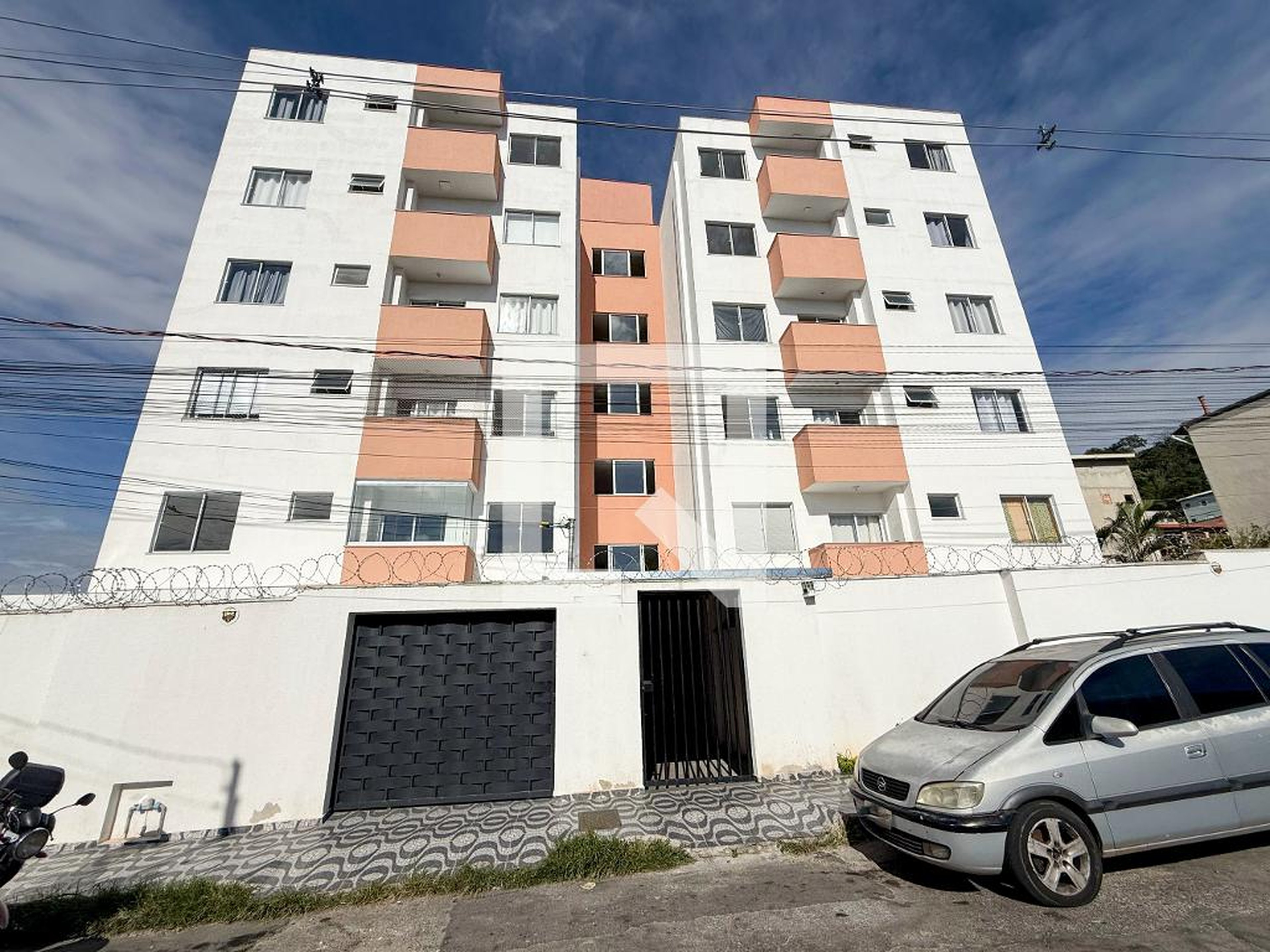 Fachada Condomínio em Rua Olhos D Água, 80