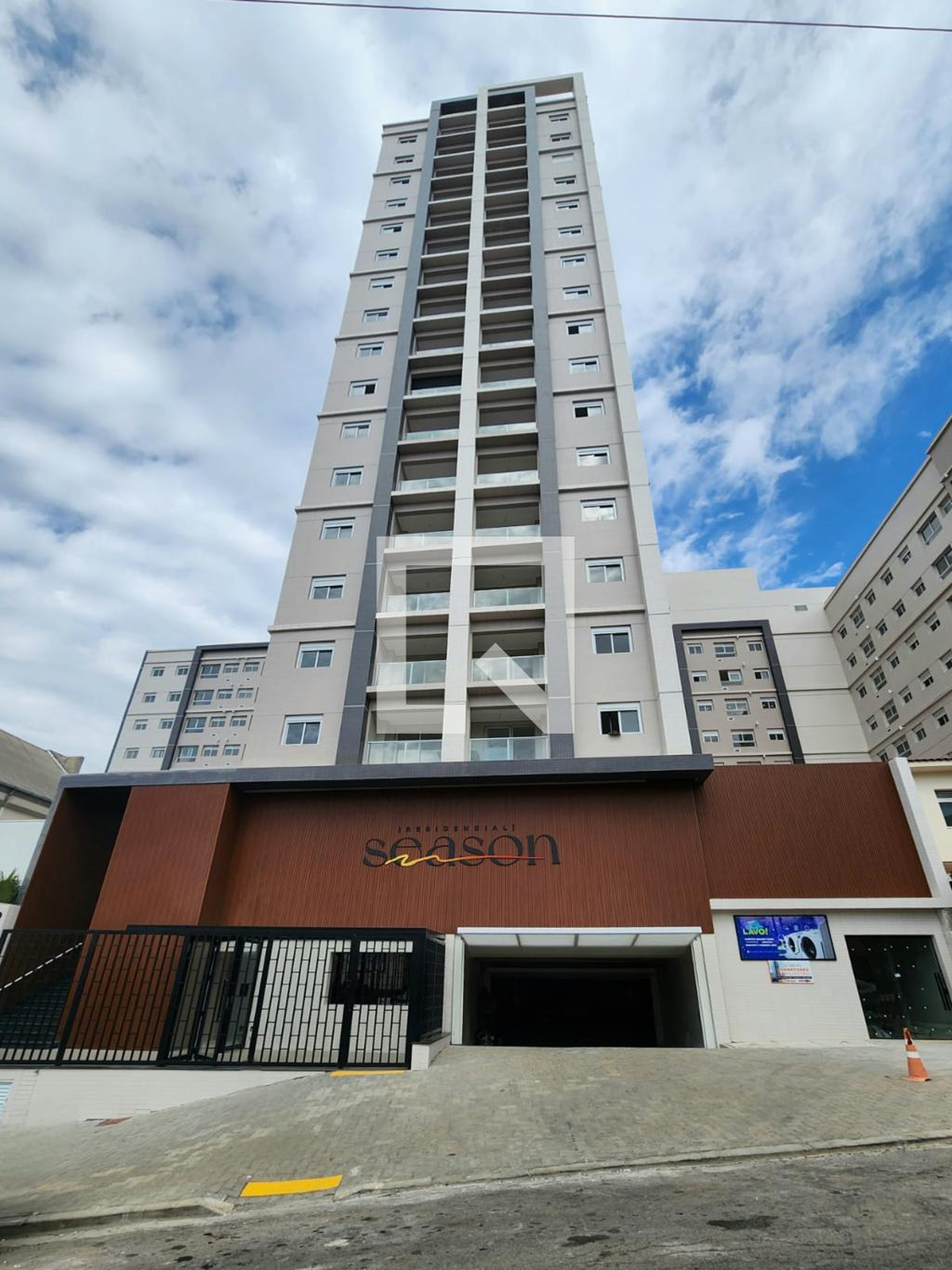 Fachada Residencial Season