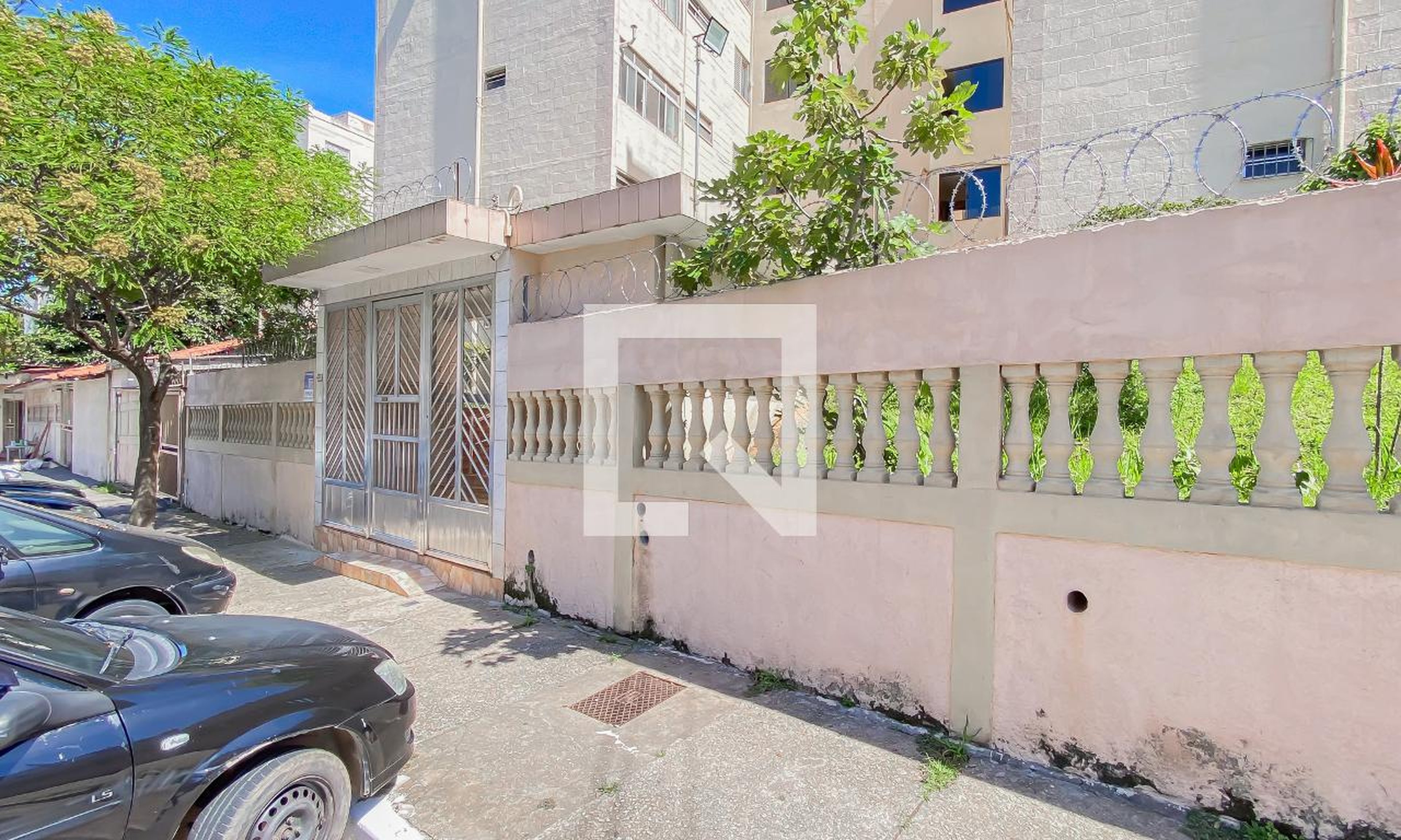 Fachada Condomínio em Rua Padre Jerônimo Machado, 113