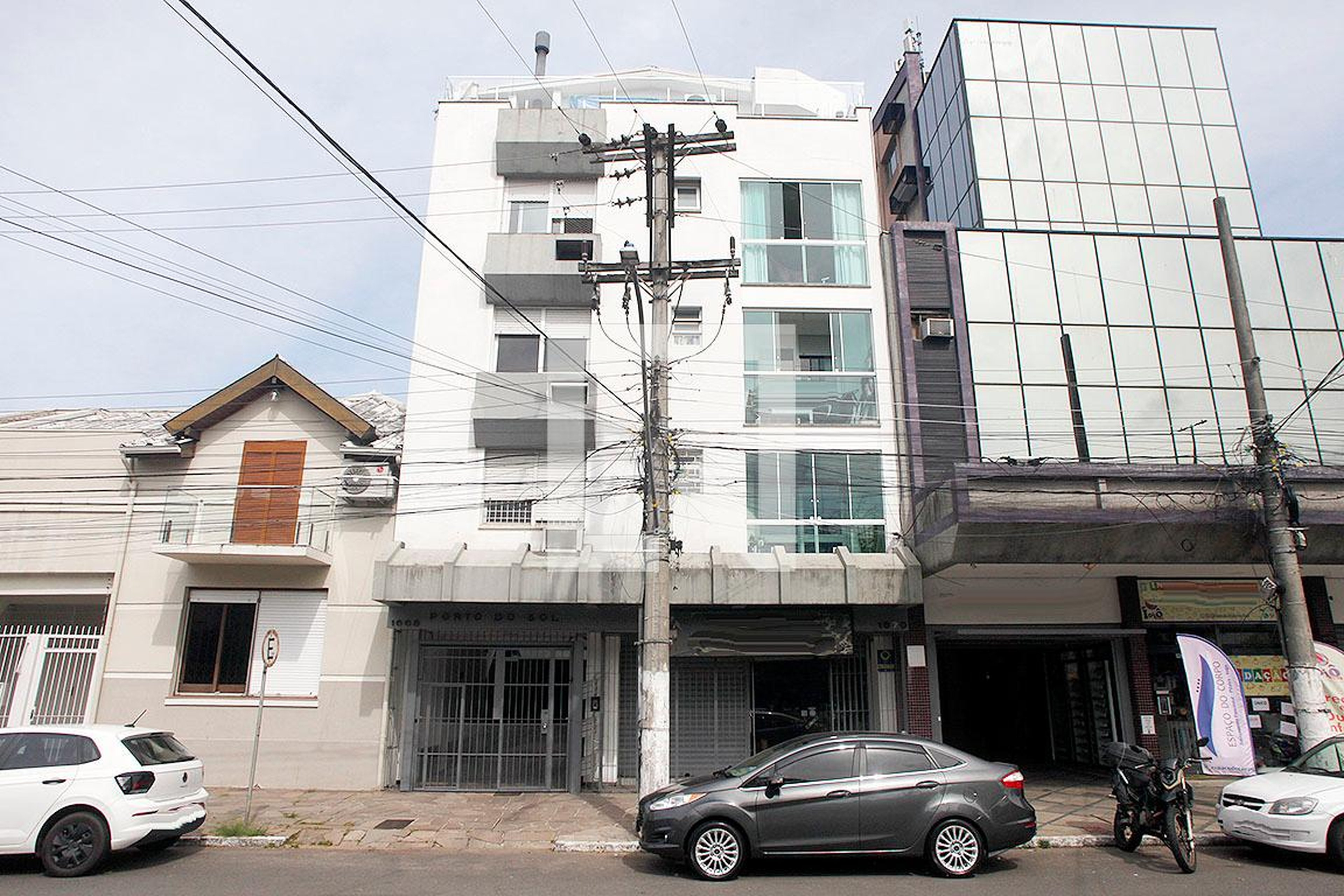 Fachada Condomínio em Avenida da Azenha, 1668