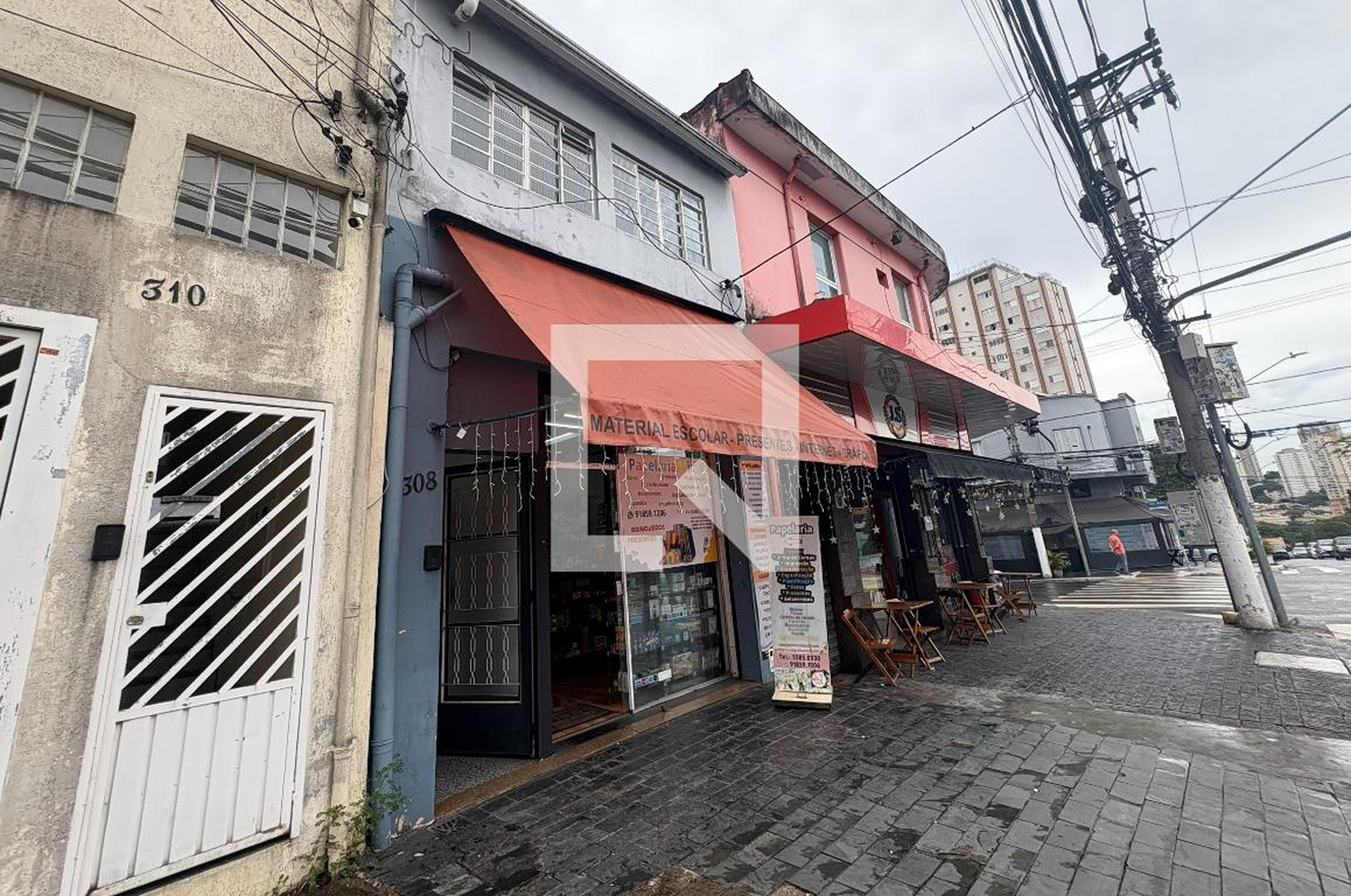 Fachada Condomínio em Rua Luís Góis, 308