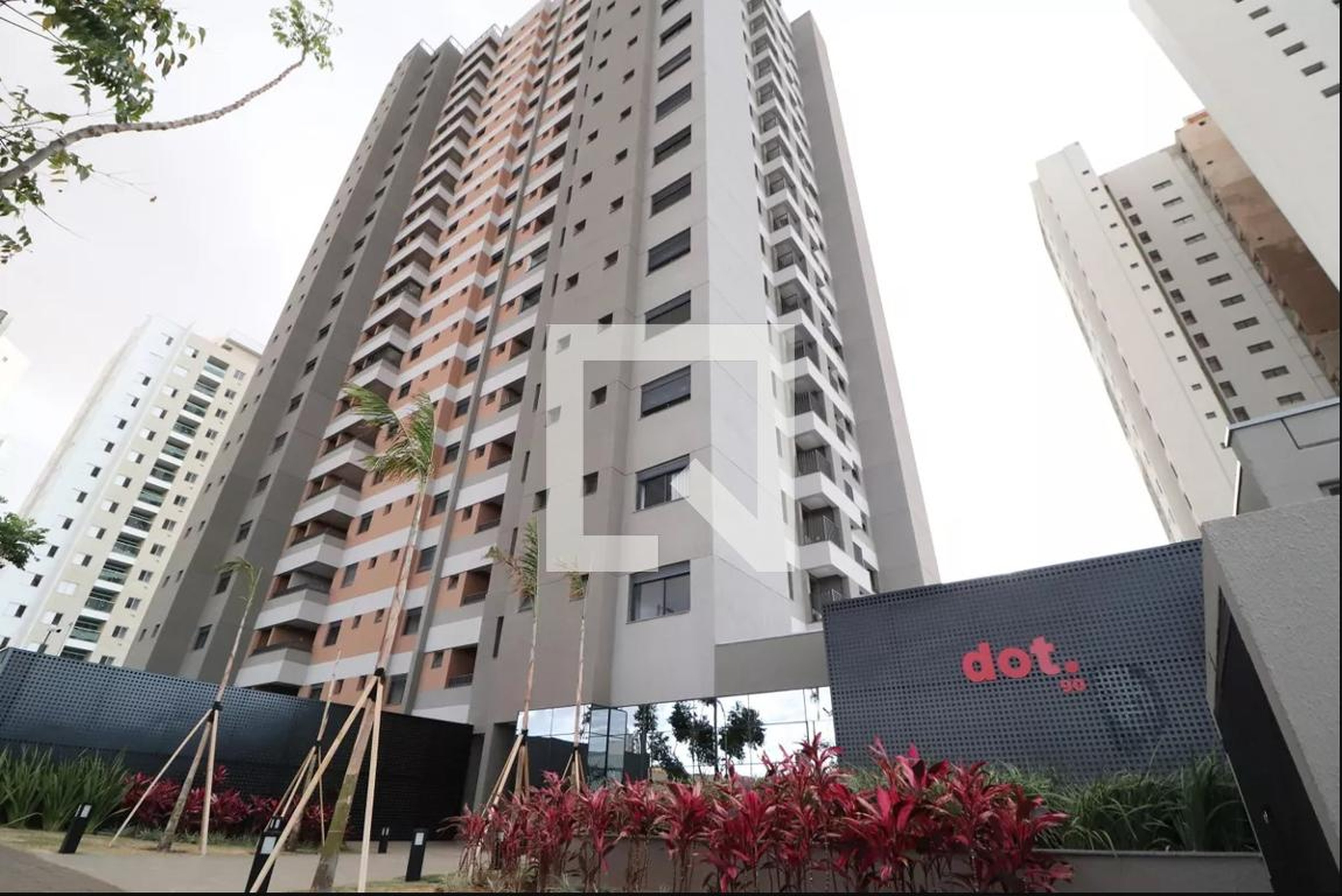 Fachada Condomínio em Rua Caminha, 90