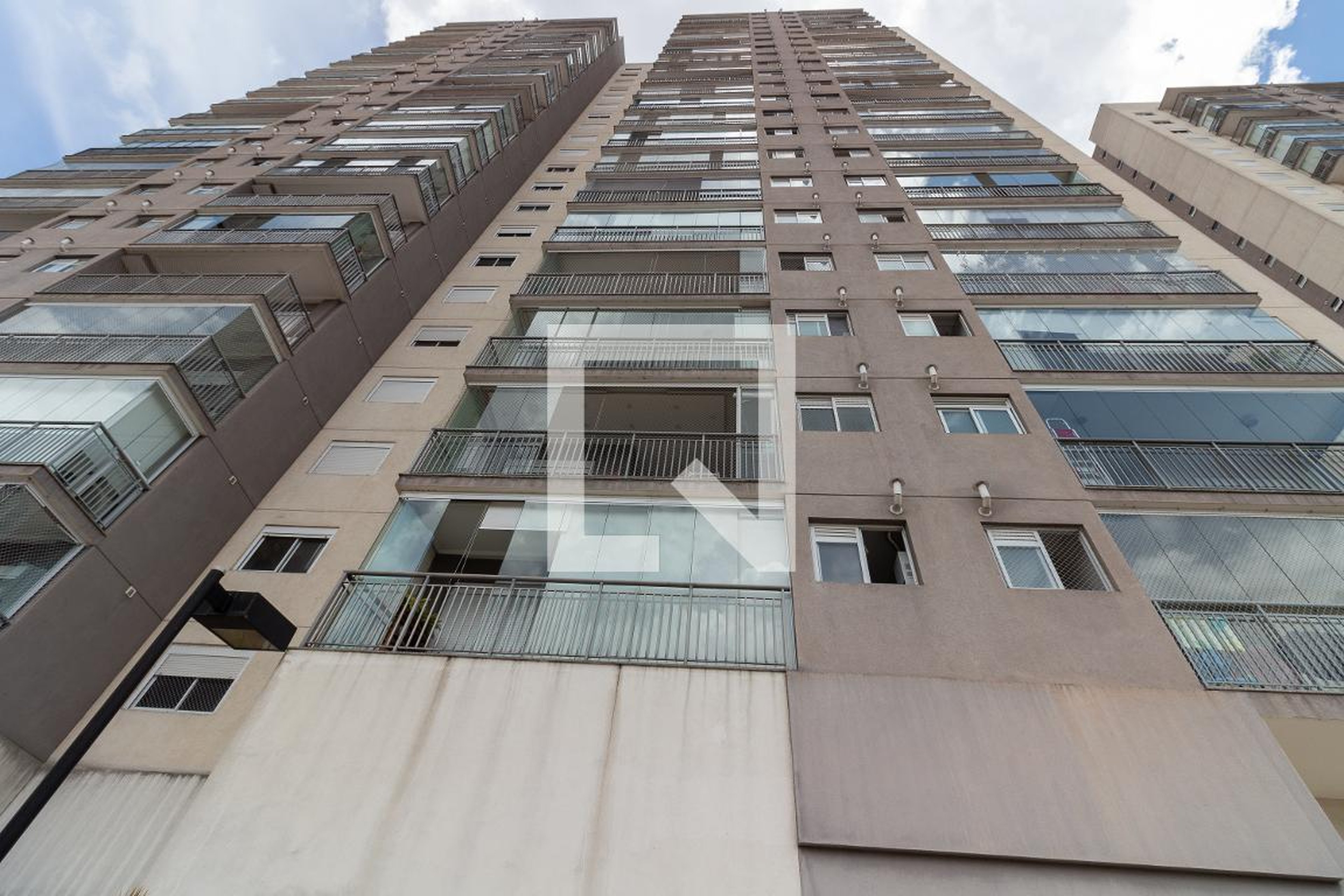 Fachada Condomínio Easy Cidade Universitária