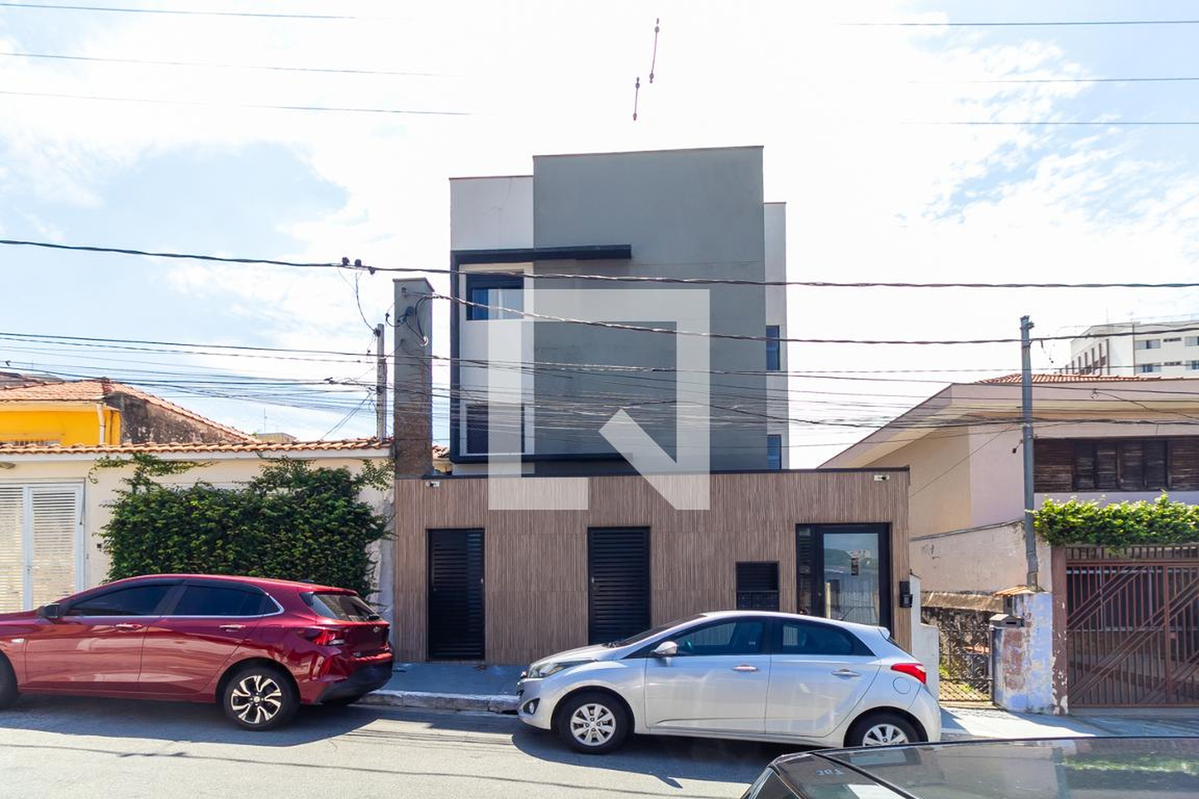 Fachada Condomínio em Rua das Dálias, 367