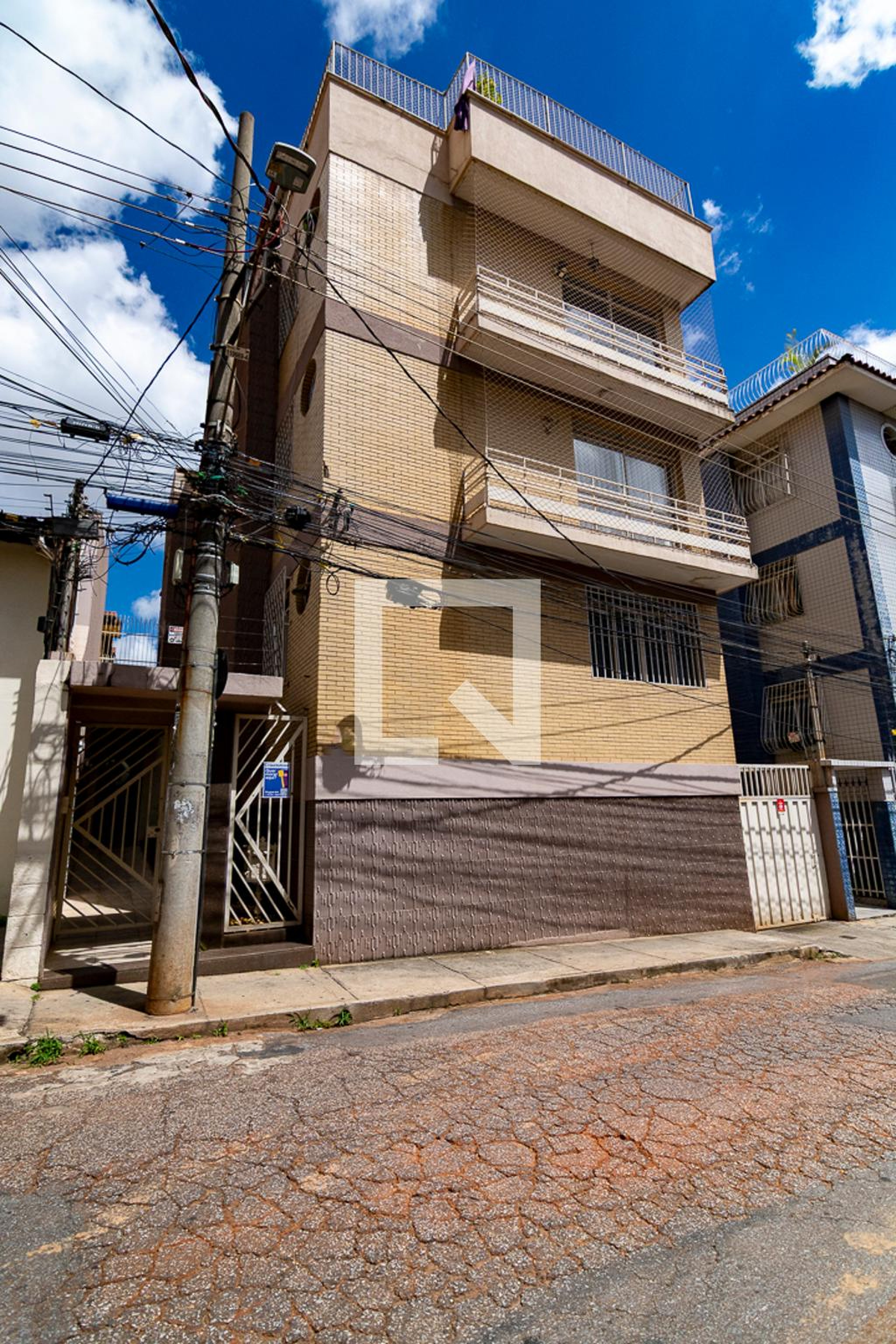 Fachada Edifício Inesia Alves