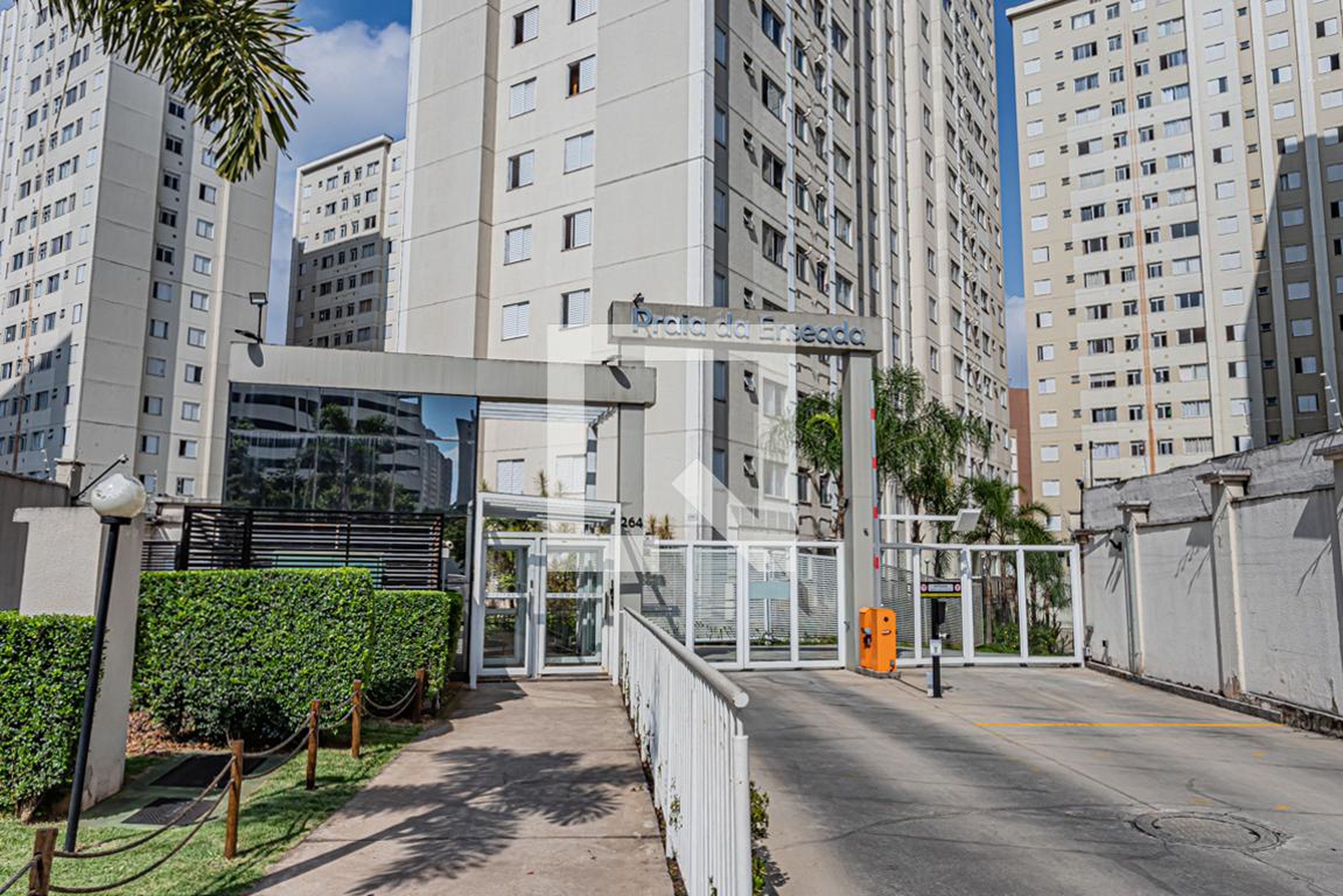 Fachada Condomínio Spazio Praia da Enseada