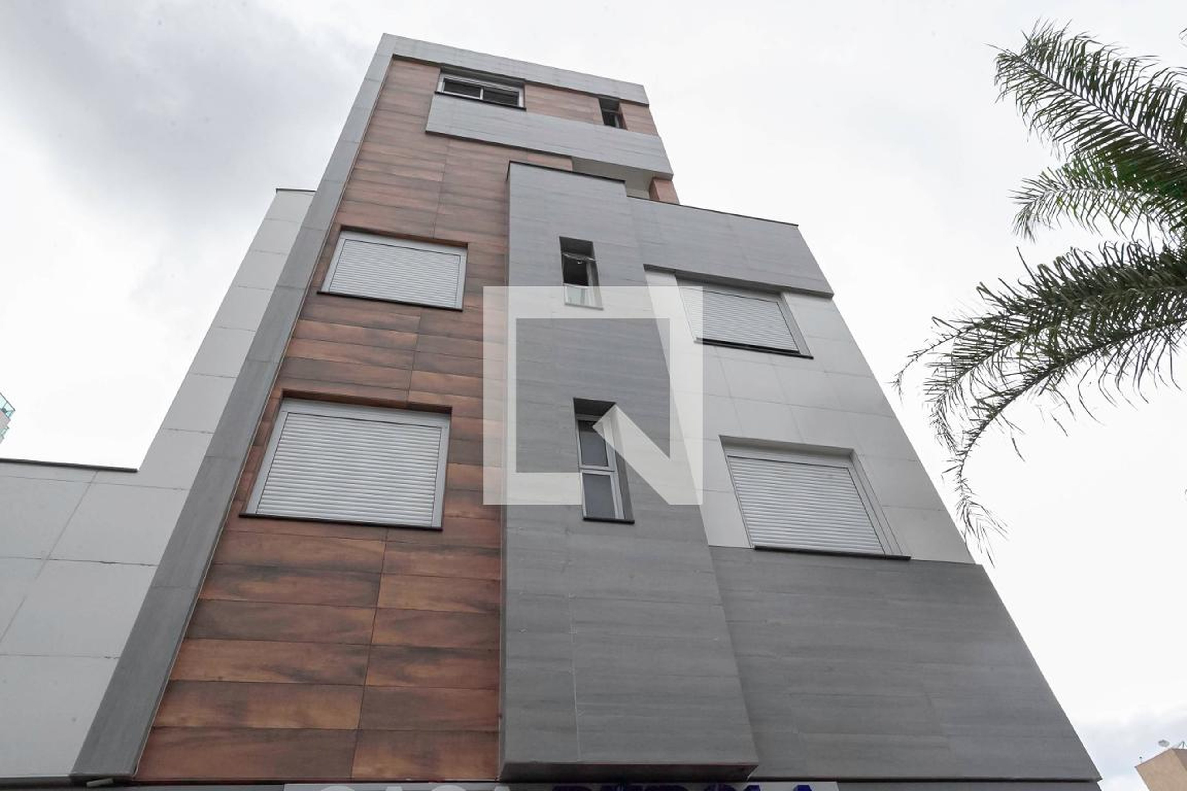 Fachada Condomínio em Rua Coronel Pedro Paulo Penido, 244