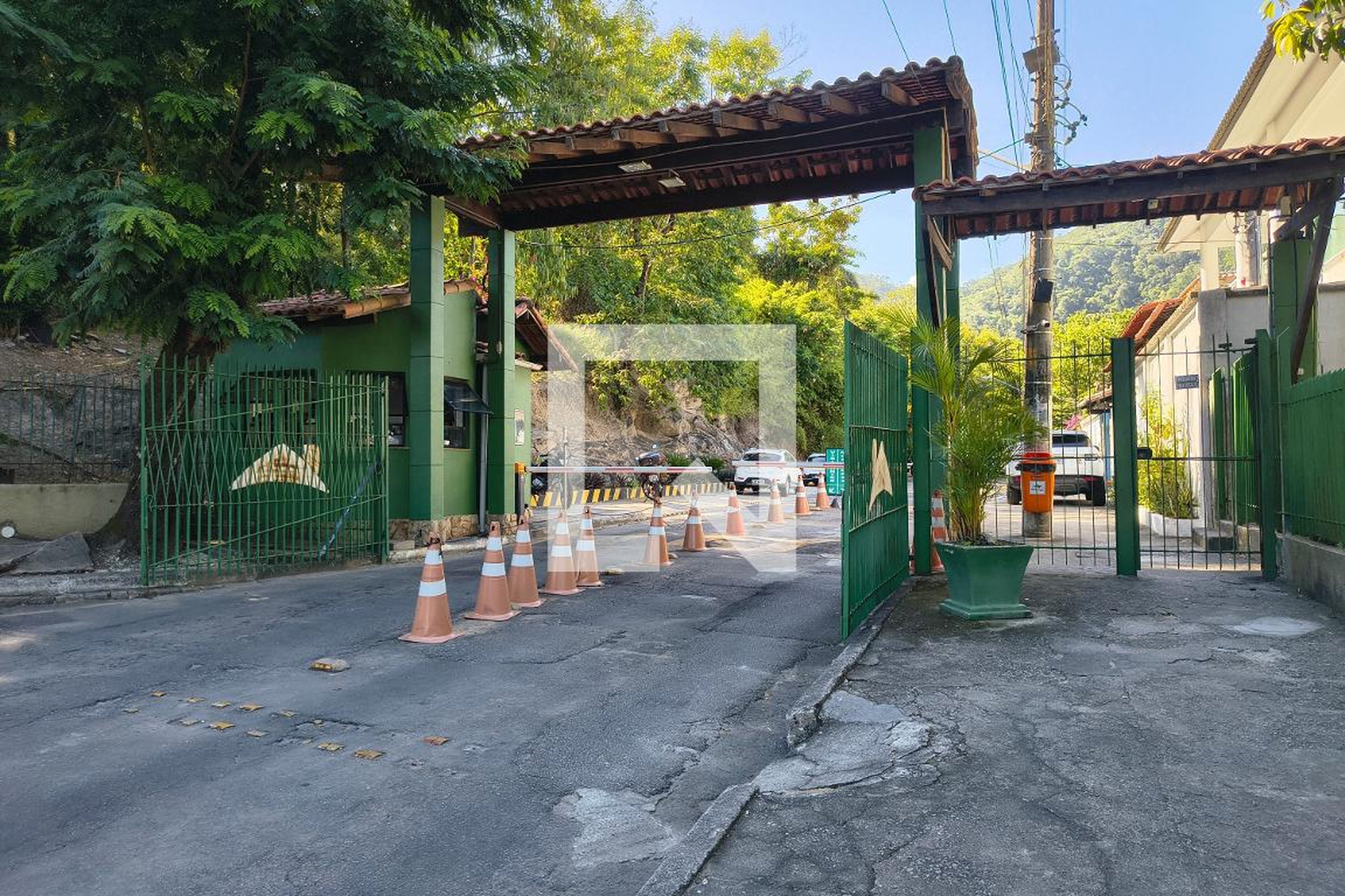 Fachada do condomínio Condomínio em Rua Antônio de Oliveira Pantoja, 80