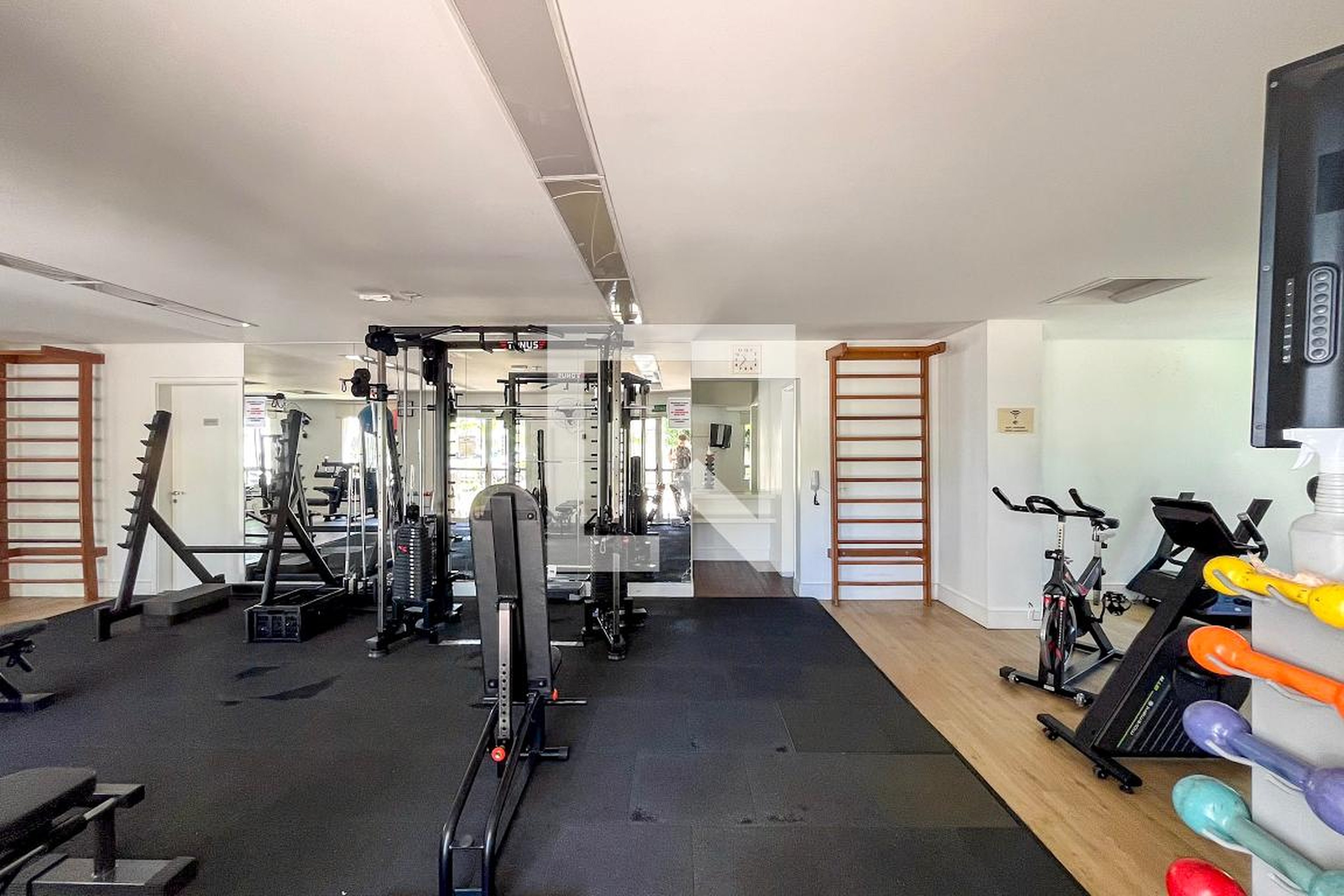 Academia - Gardens Living Club