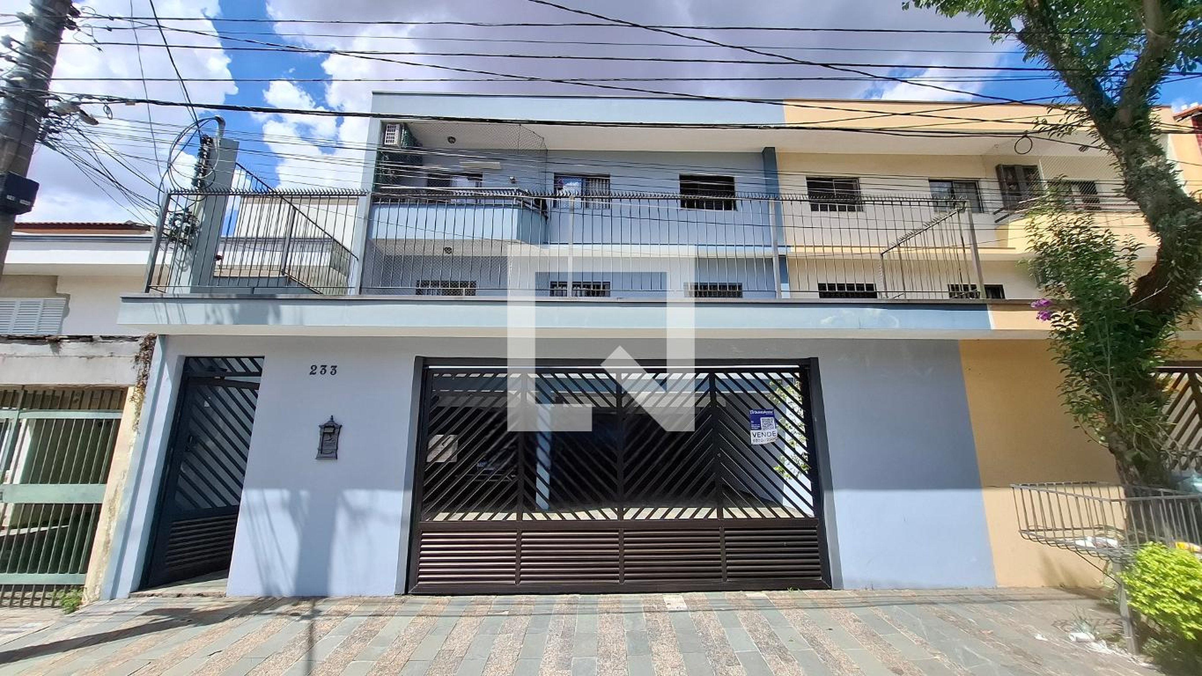 Fachada Condomínio em Rua Lourenço da Veiga, 233