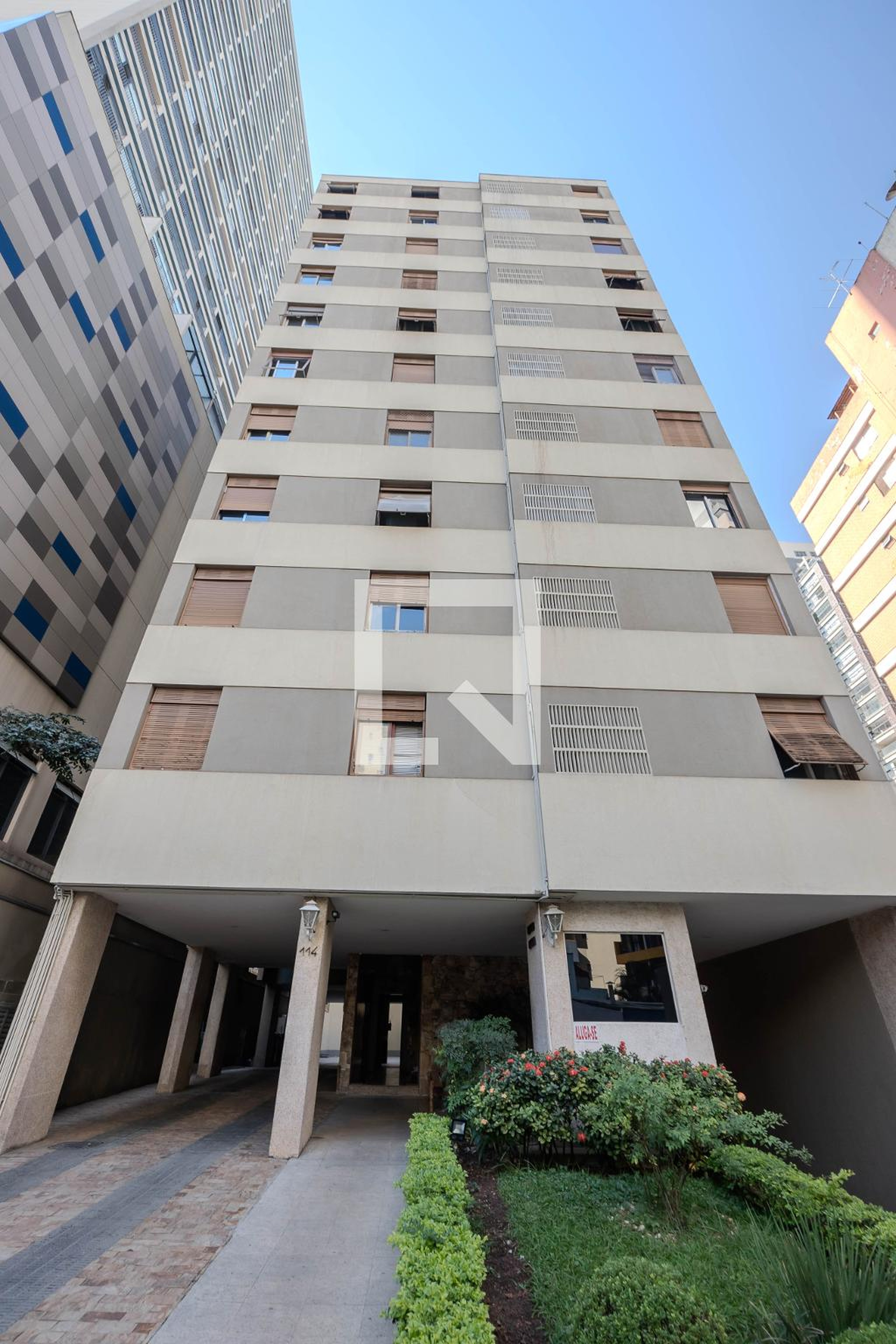 Fachada Condomínio em Rua Doutor Penaforte Mendes, 144