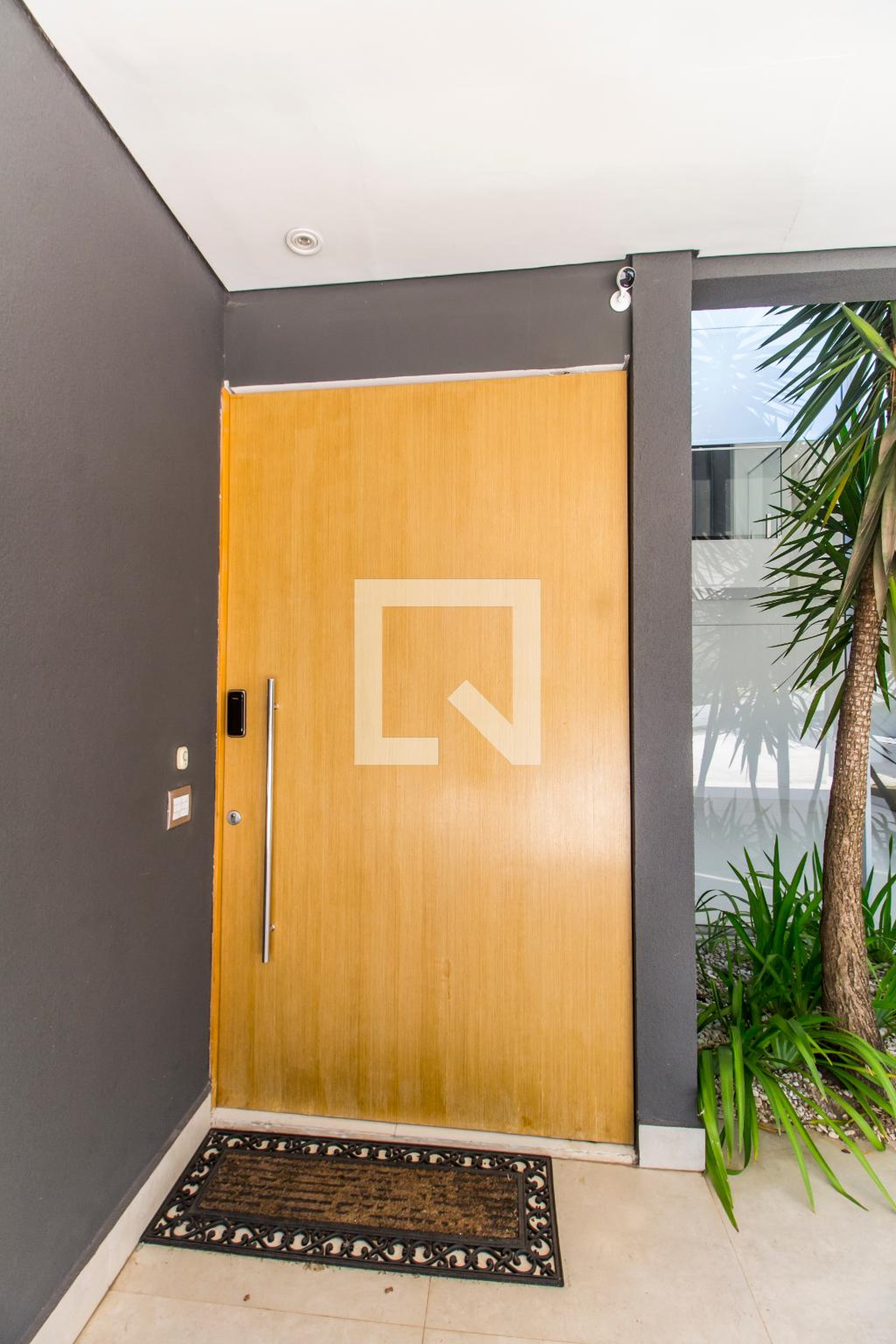 Entrada Condomínio em Alameda das Bauhinias, 370