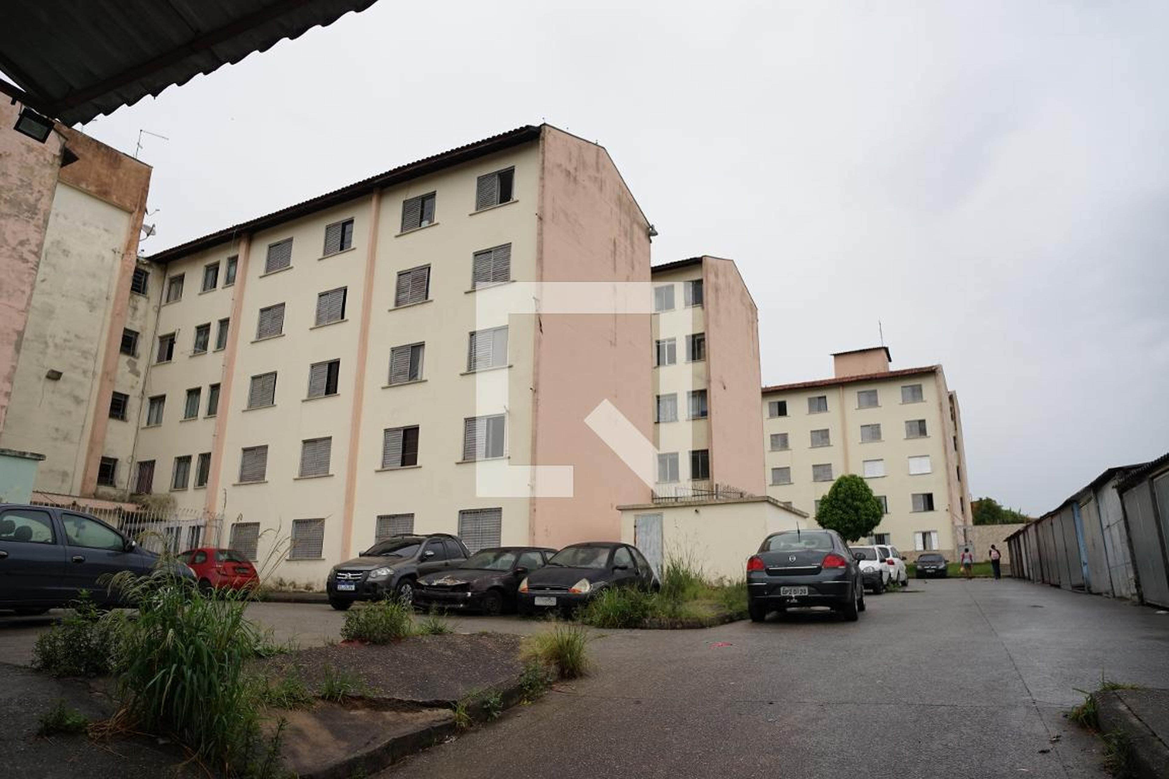 Fachada Condomínio em Rua Seis, 681