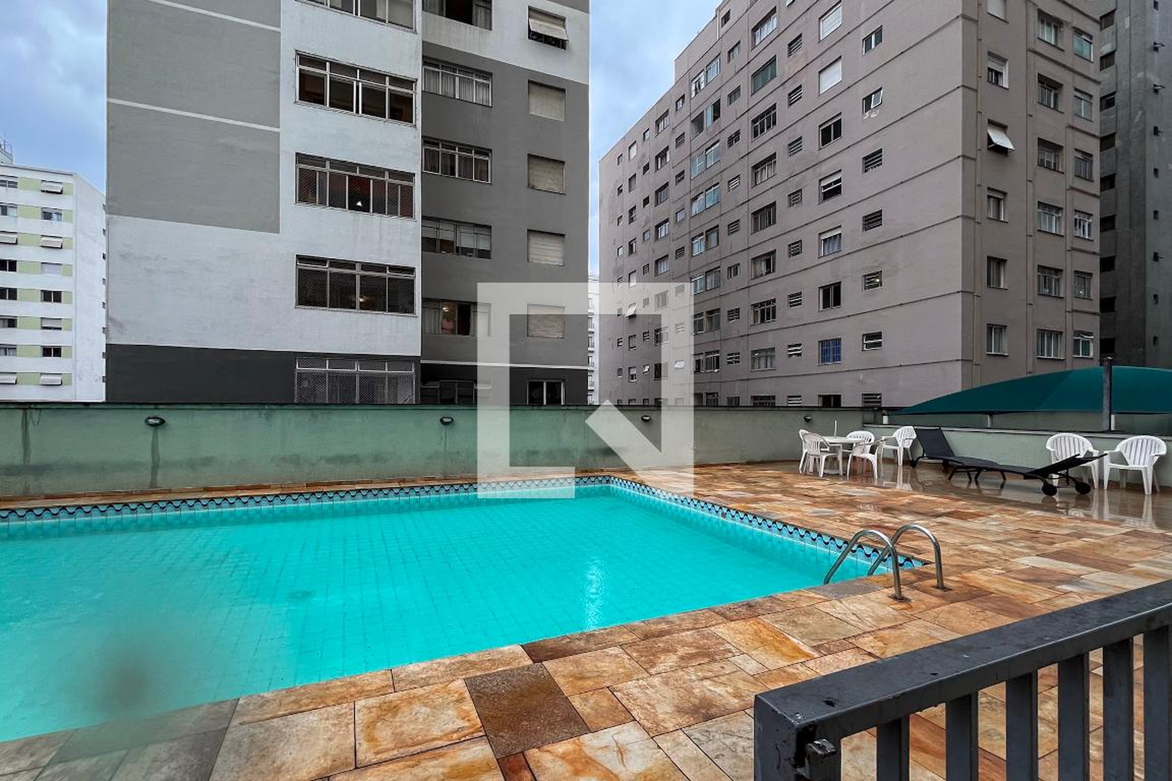 Piscina - Edifício Residencial Double Tree Park