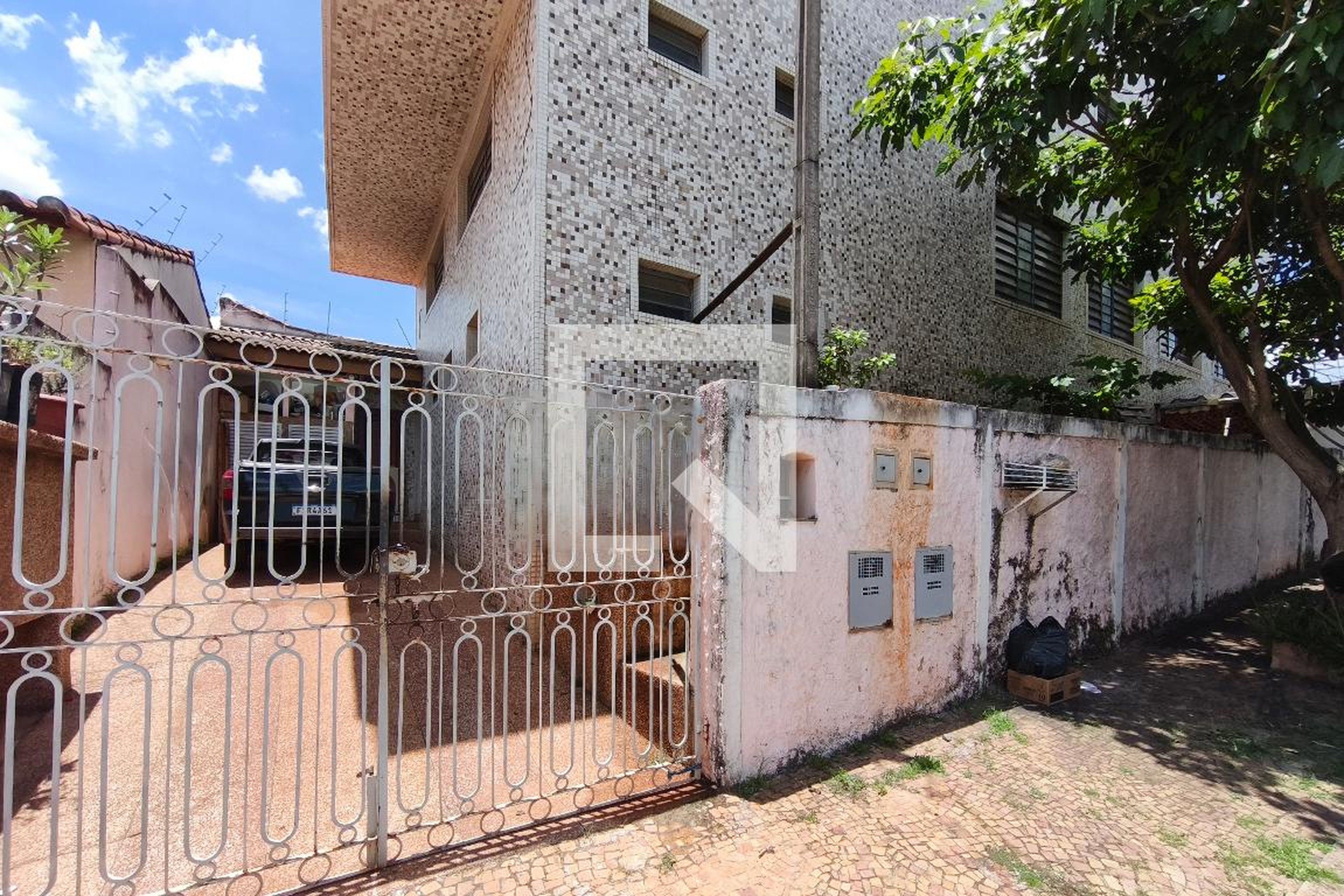 Fachada do Condomínio Condomínio em Rua Emílio Cândido Bortoleto, 22