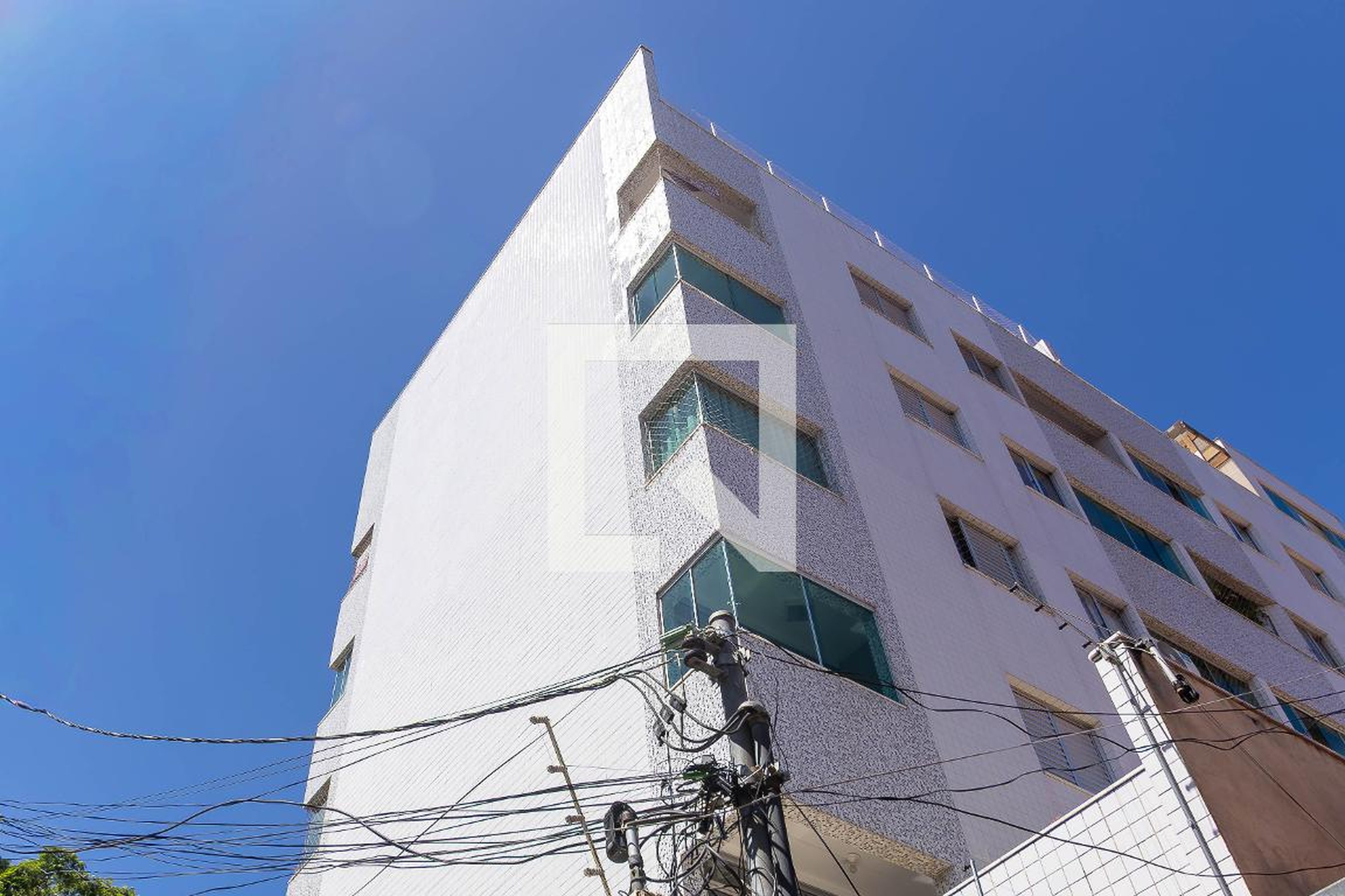 Fachada Condomínio em Rua David Alves do Valê, 142