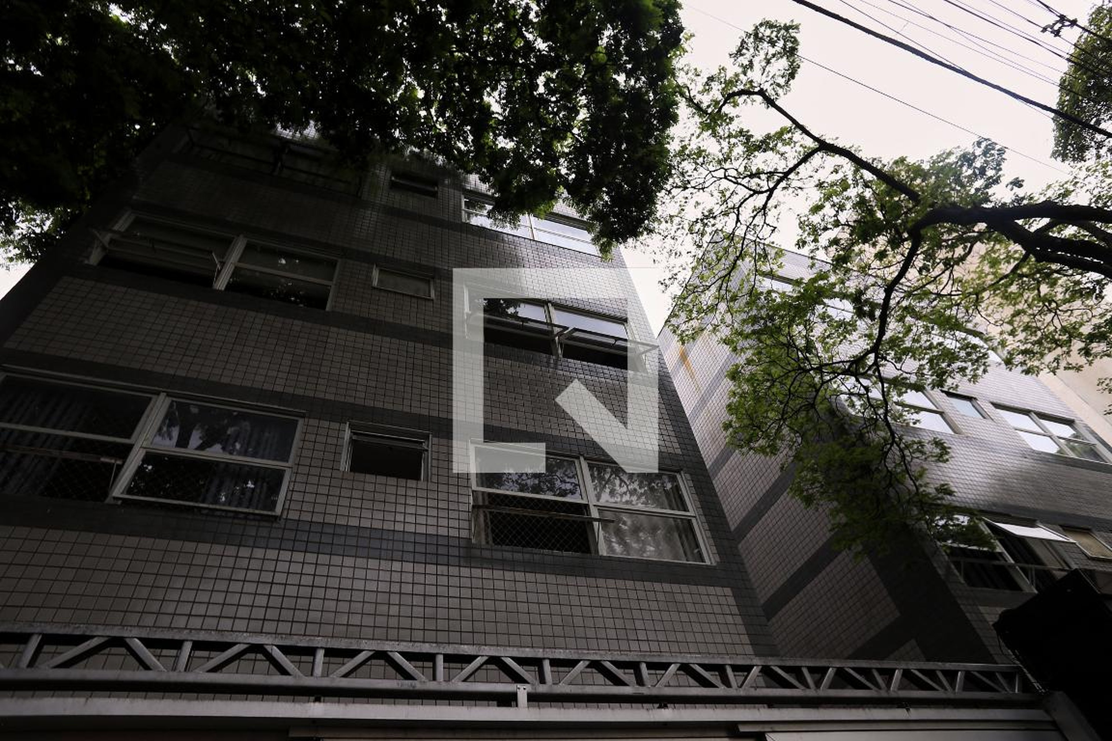 Fachada Condomínio em Rua Coletor Célso Werneck, 169