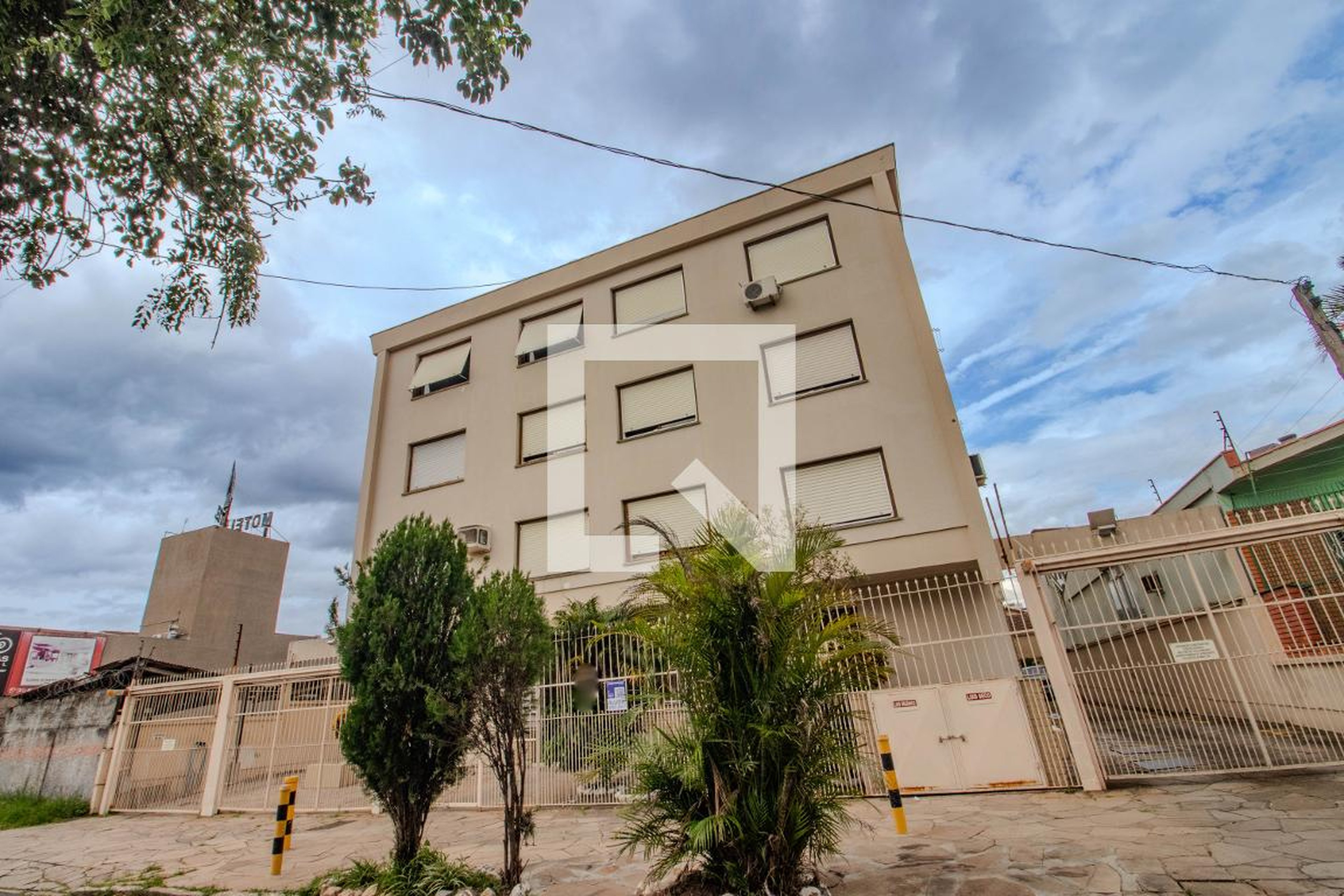 Fachada Condomínio em Rua Cruz Jobim, 80